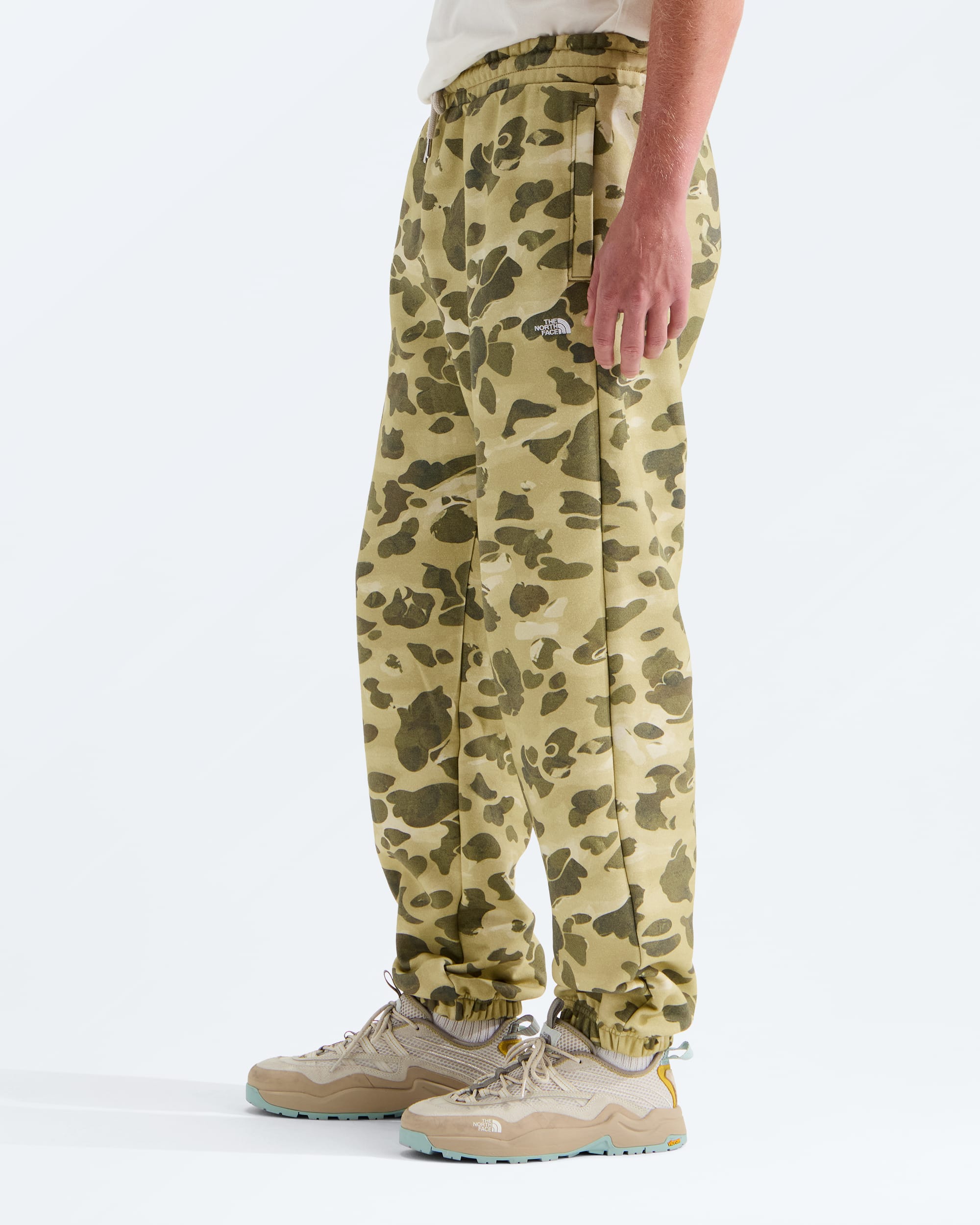 Mens TNF Essential Simple Dome PantsPrint TNF MODEL34