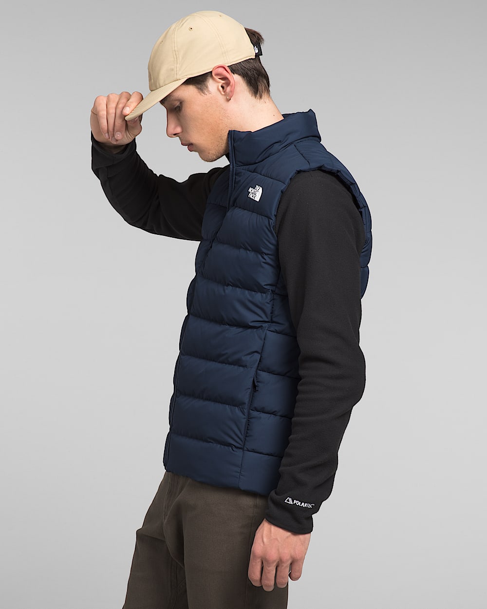 Mens Aconcagua 3 Vest TNF MODEL34