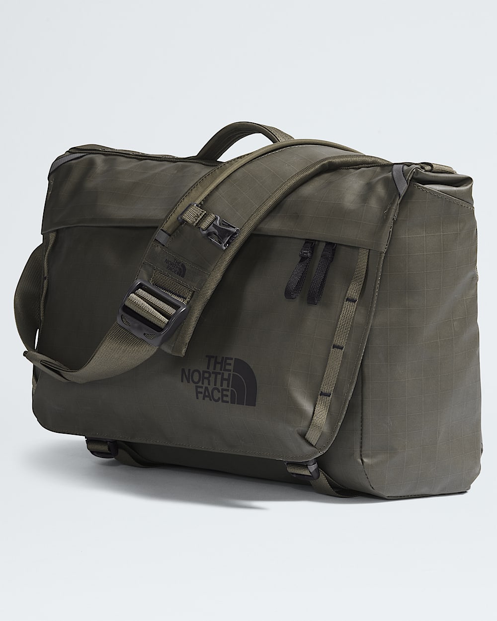 Base Camp Voyager Messenger Bag | The North Face Canada