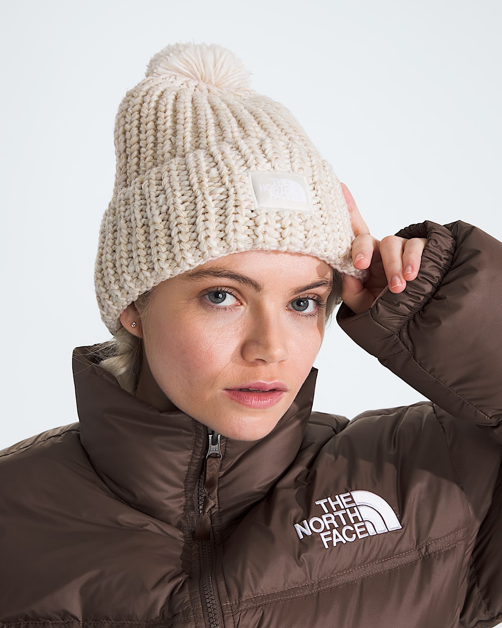 Cozy Chunky Cabin Beanie TNF MODELBACK