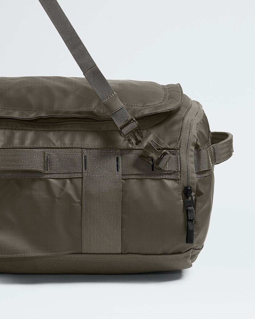 Base Camp Voyager Duffel32L TNF ALT3