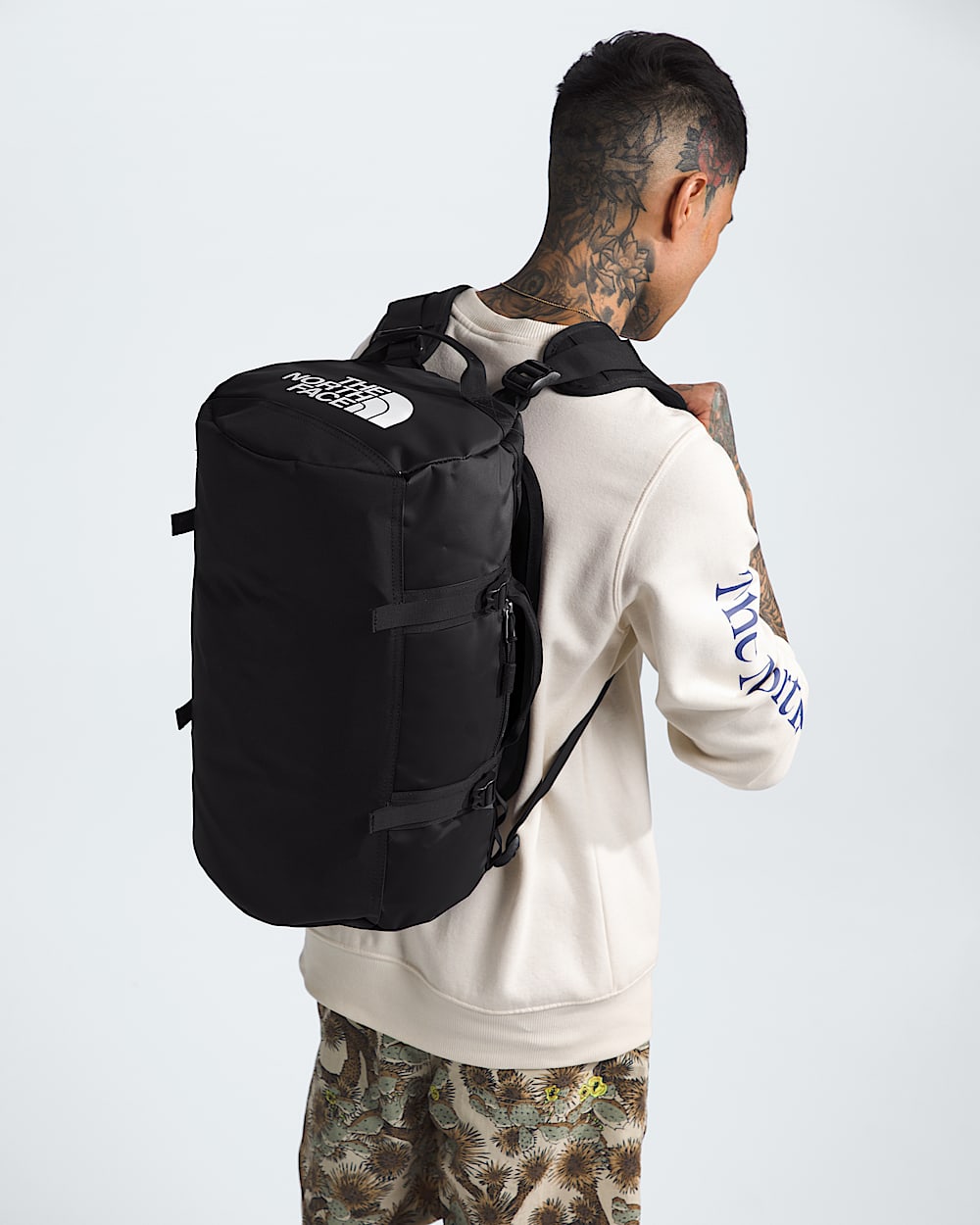 Base Camp DuffelXS TNF MODELBACK
