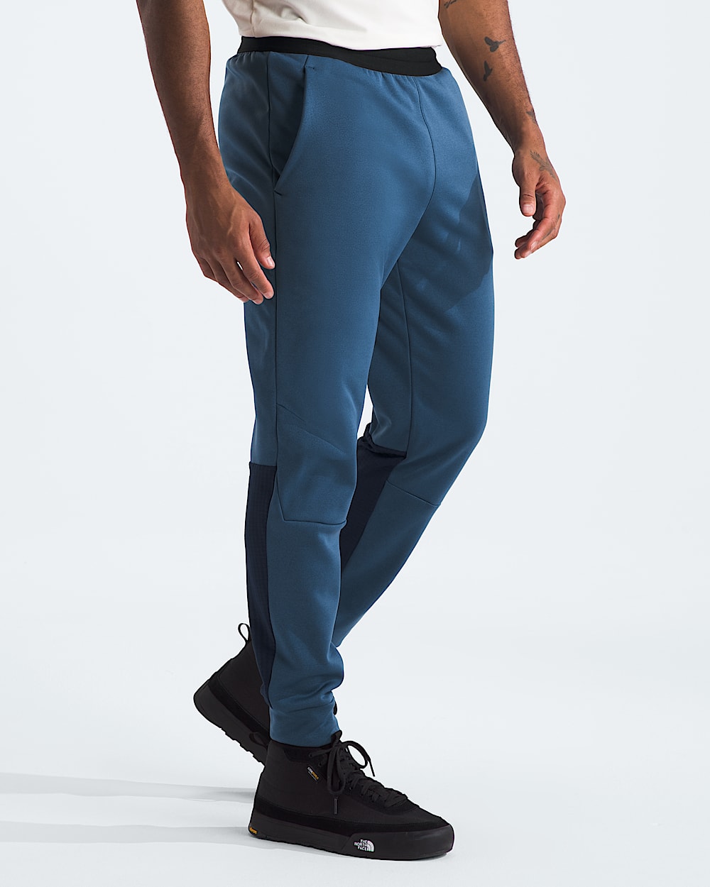 Men's Mountain Athletics™ Fleece Pants | The North Face Canada