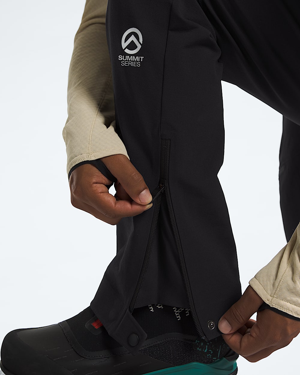 Mens Summit Series Chamlang Soft Shell Pants TNF MODELALT1