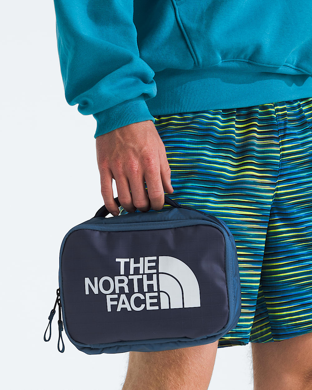 Base Camp Voyager Toiletry Kit TNF MODELBACK