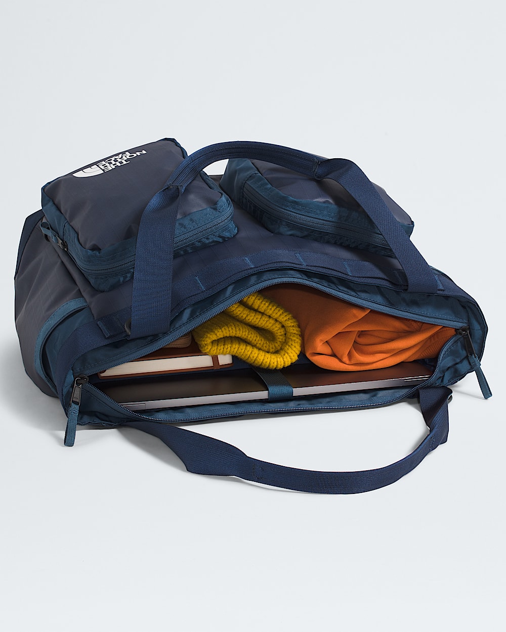 Base Camp Voyager Tote TNF INT