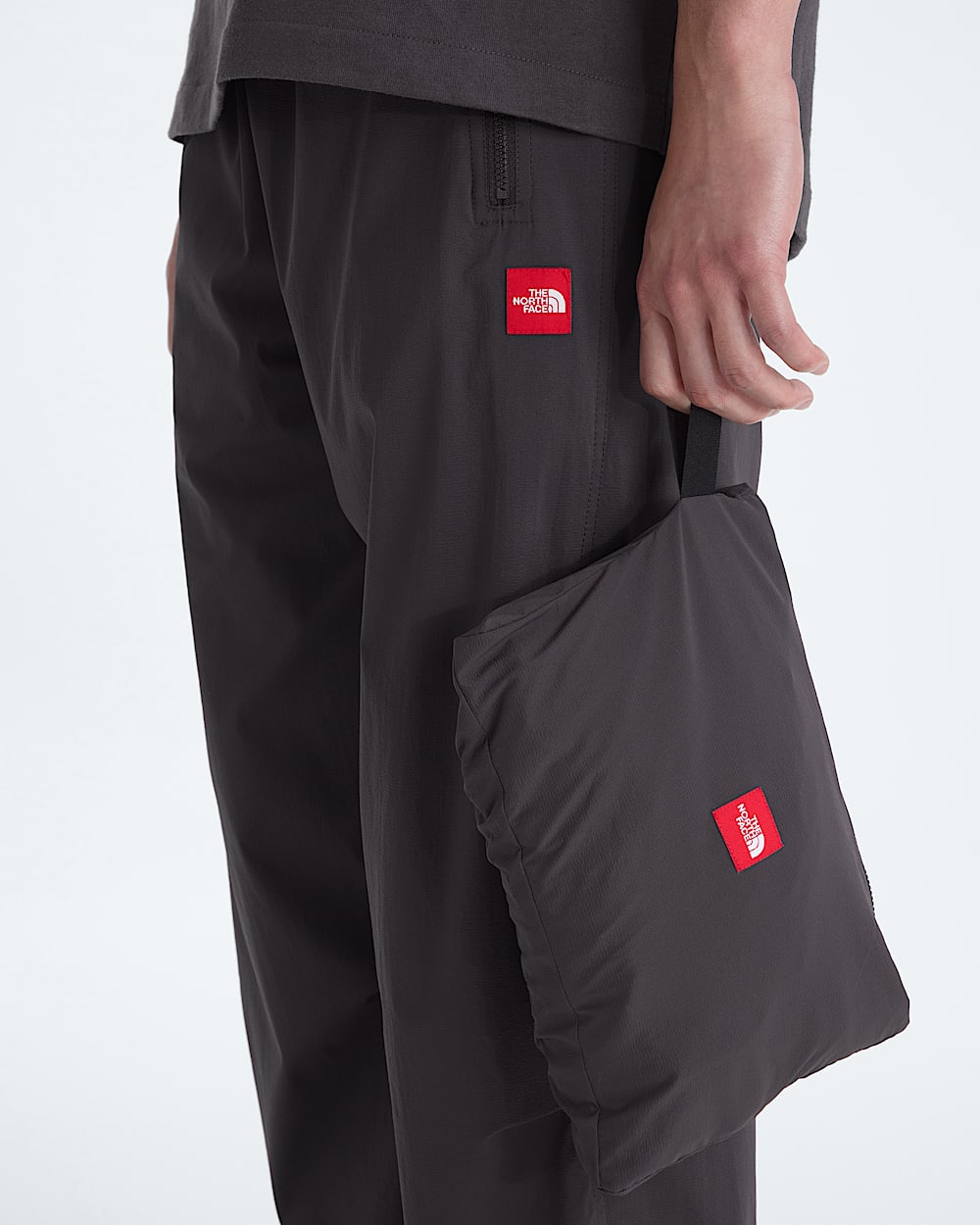 Mens TNF Red Box Packable Hooded Wind Jacket TNF MODELALT6