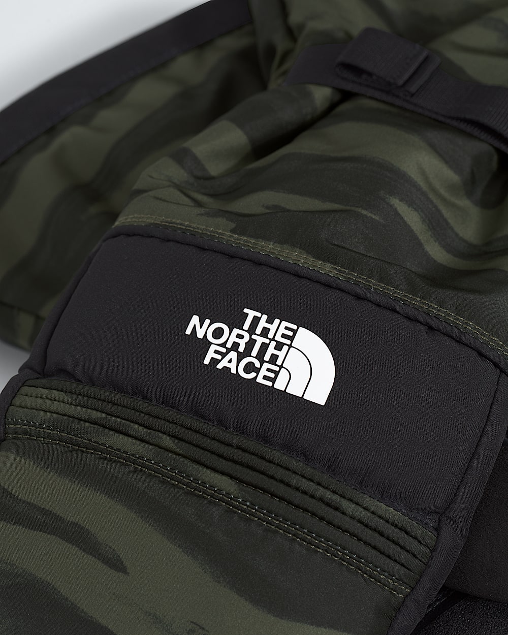 Mens Montana Ski Mitts TNF DETAIL3