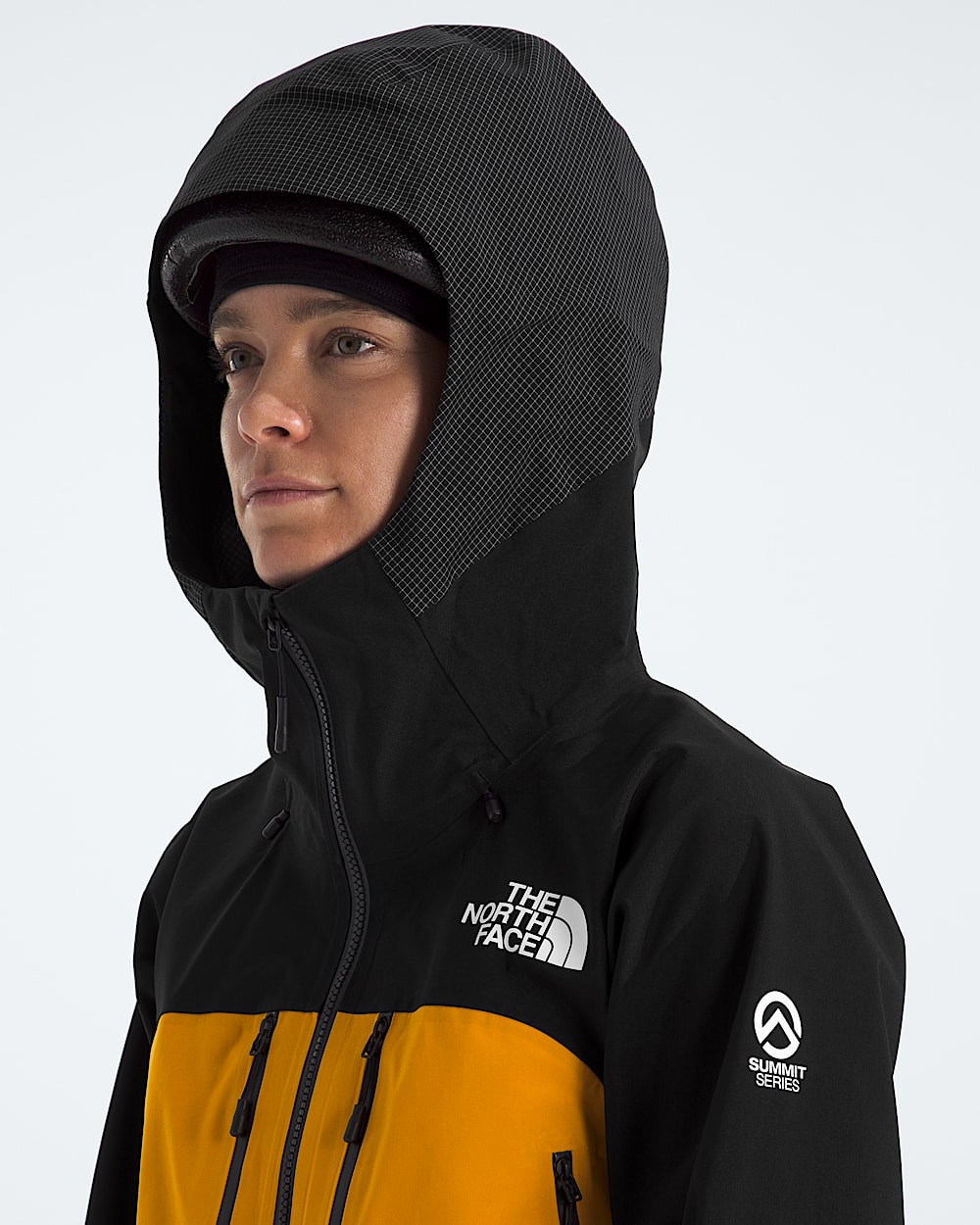 Womens Summit Mountain GTX Pro Jacket TNF MODELHOOD2