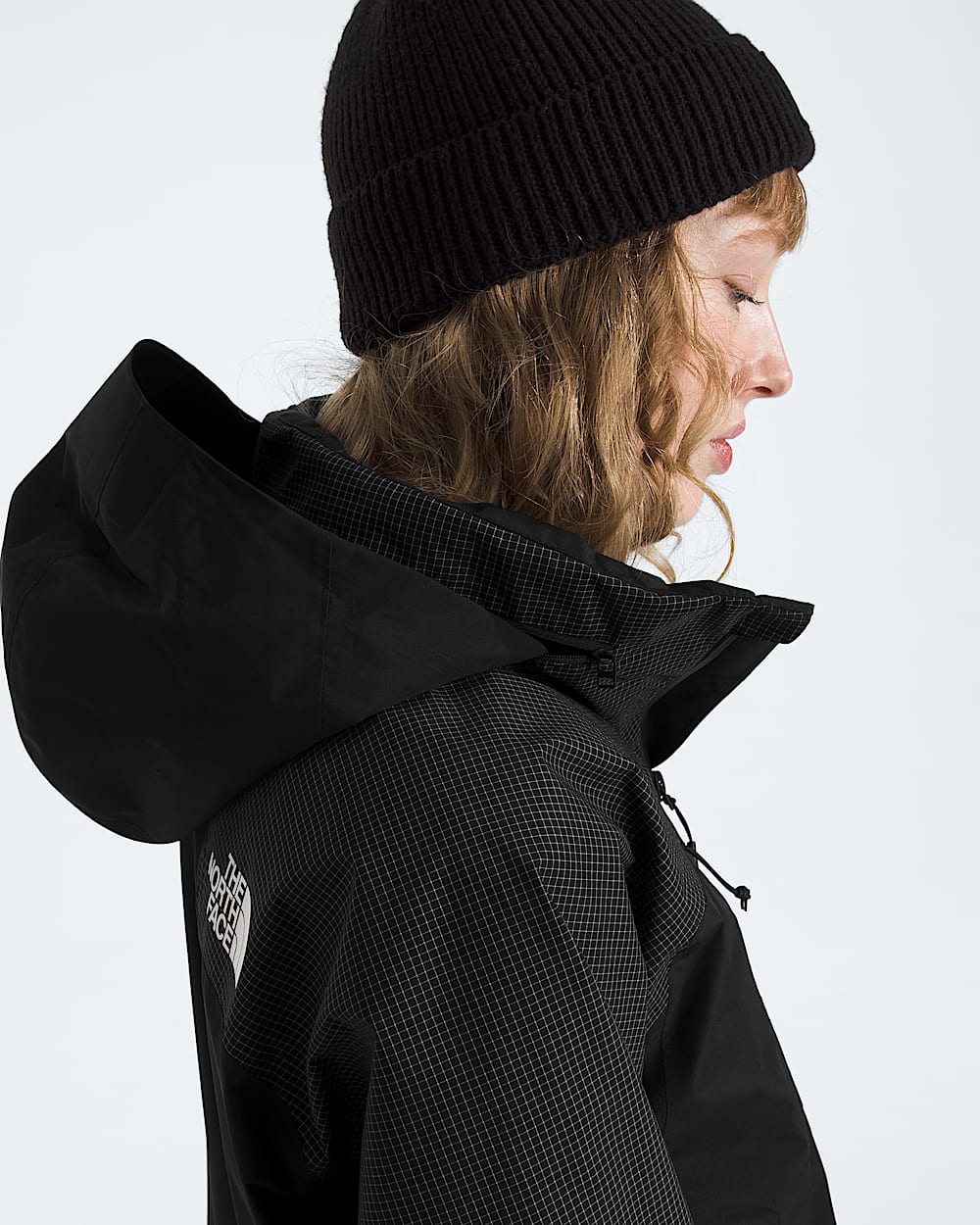 Womens Hike Devils Thumb GORETEX Jacket TNF MODELHOOD4
