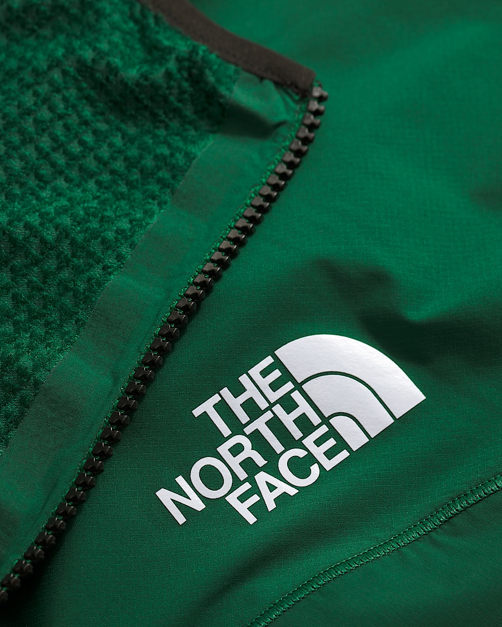 Mens Summit Series FUTUREFLEECE AMK Hoodie TNF DETAIL3