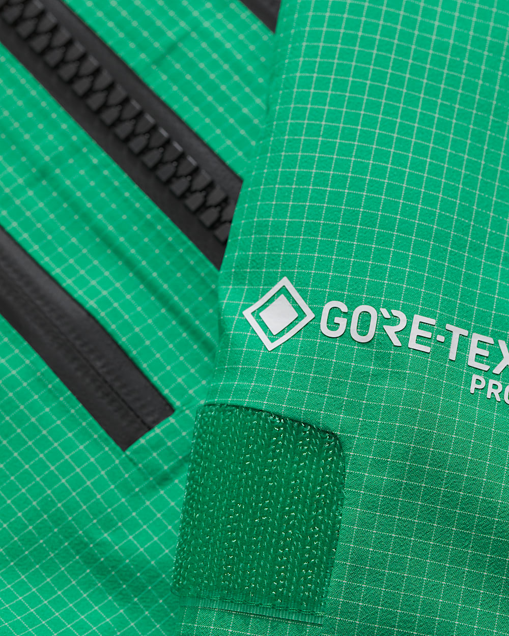 Womens Summit Series Tsirku GORETEX Pro Jacket TNF DETAIL3