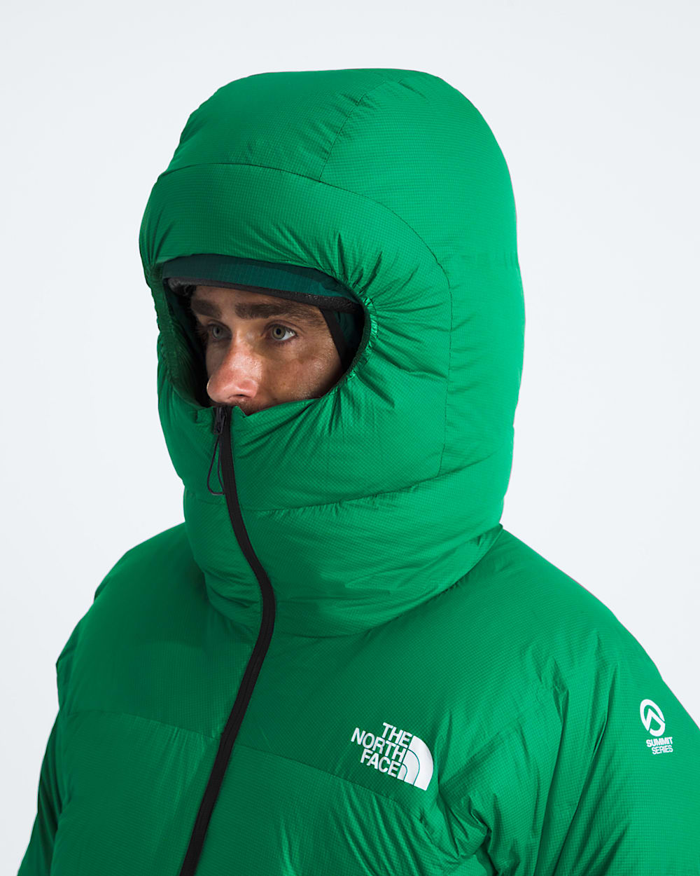Mens Summit CLOUD DOWN AMK Parka TNF MODELHOOD2