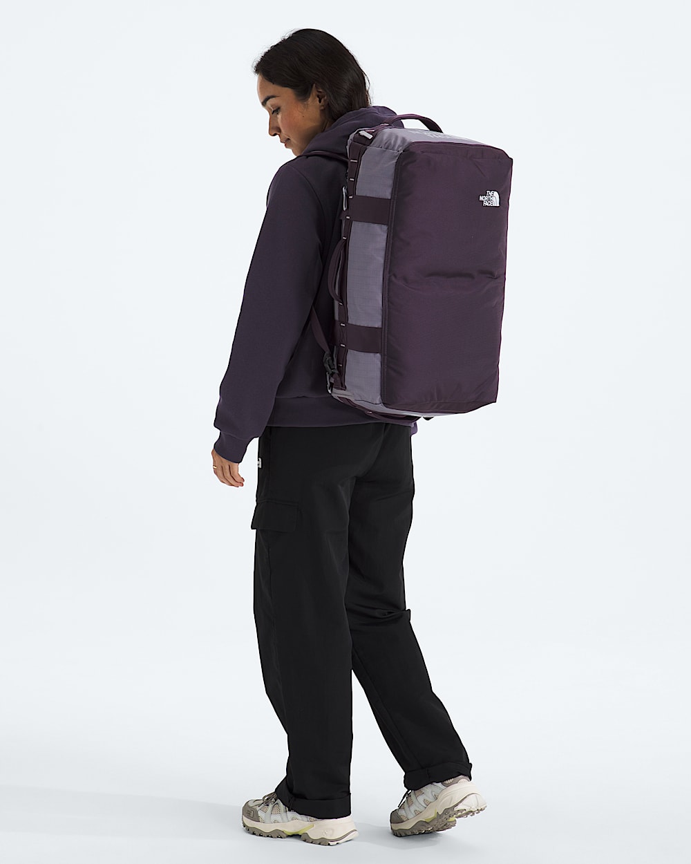 Base Camp Voyager Duffel42L TNF MODELBACK