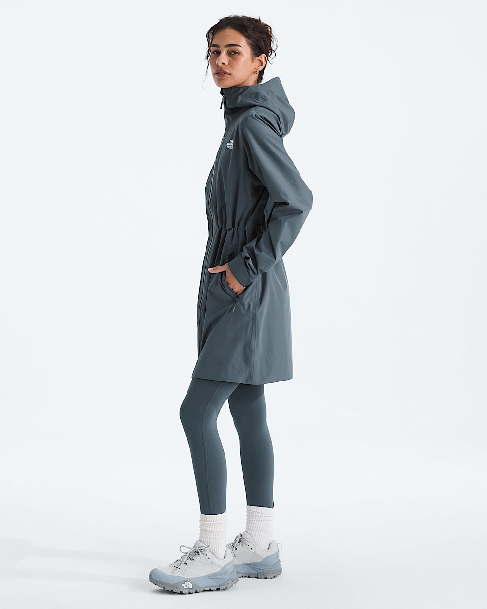Womens DRYVENT Hikesteller Parka TNF MODEL34
