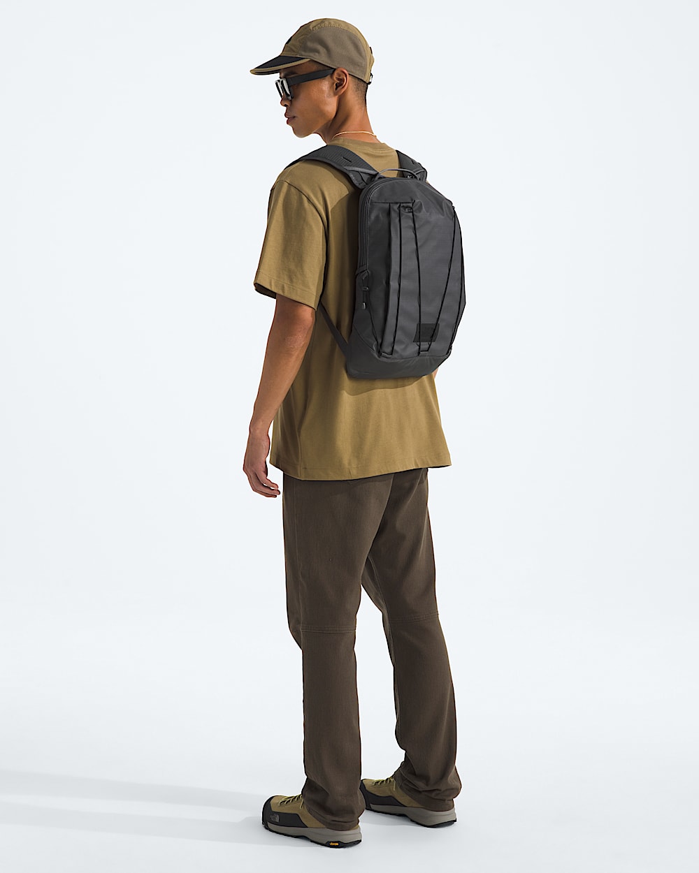 Base Camp Voyager Pro Lightweight Pack  15L TNF MODELBACK