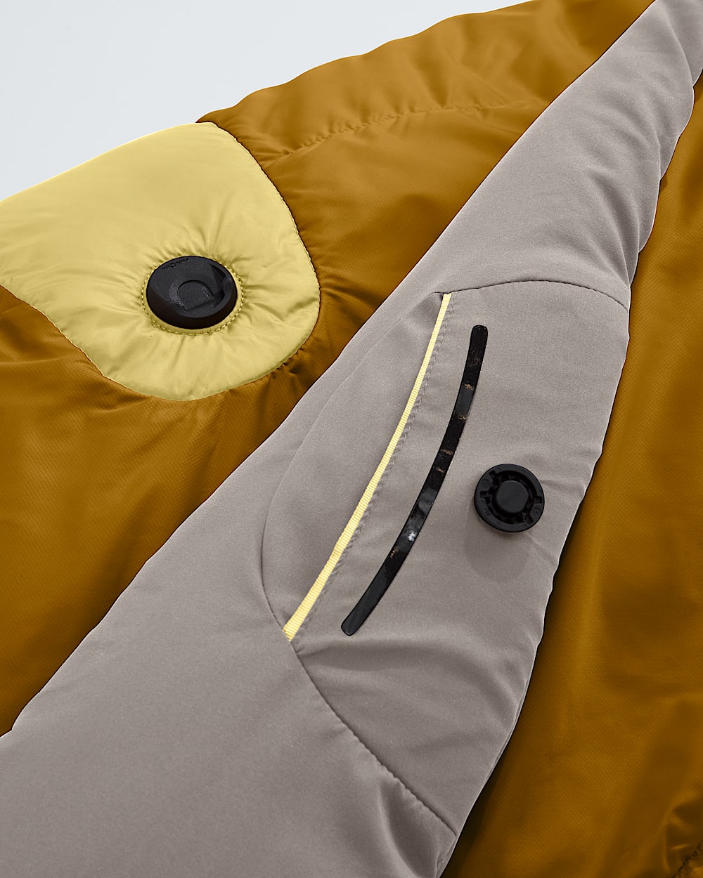 Universal One Bag TNF DETAIL3