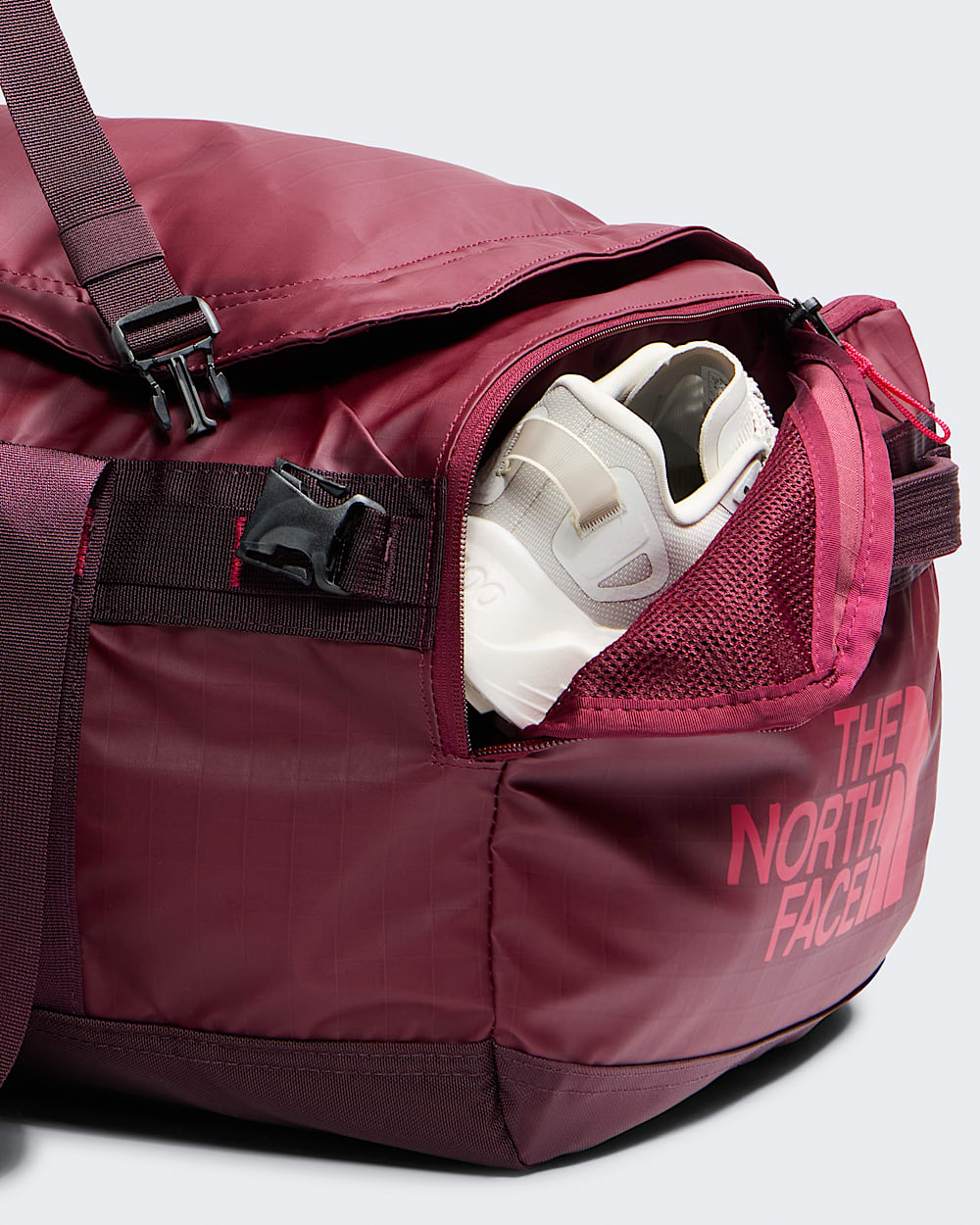 Base Camp Voyager Duffel62L TNF ALT1