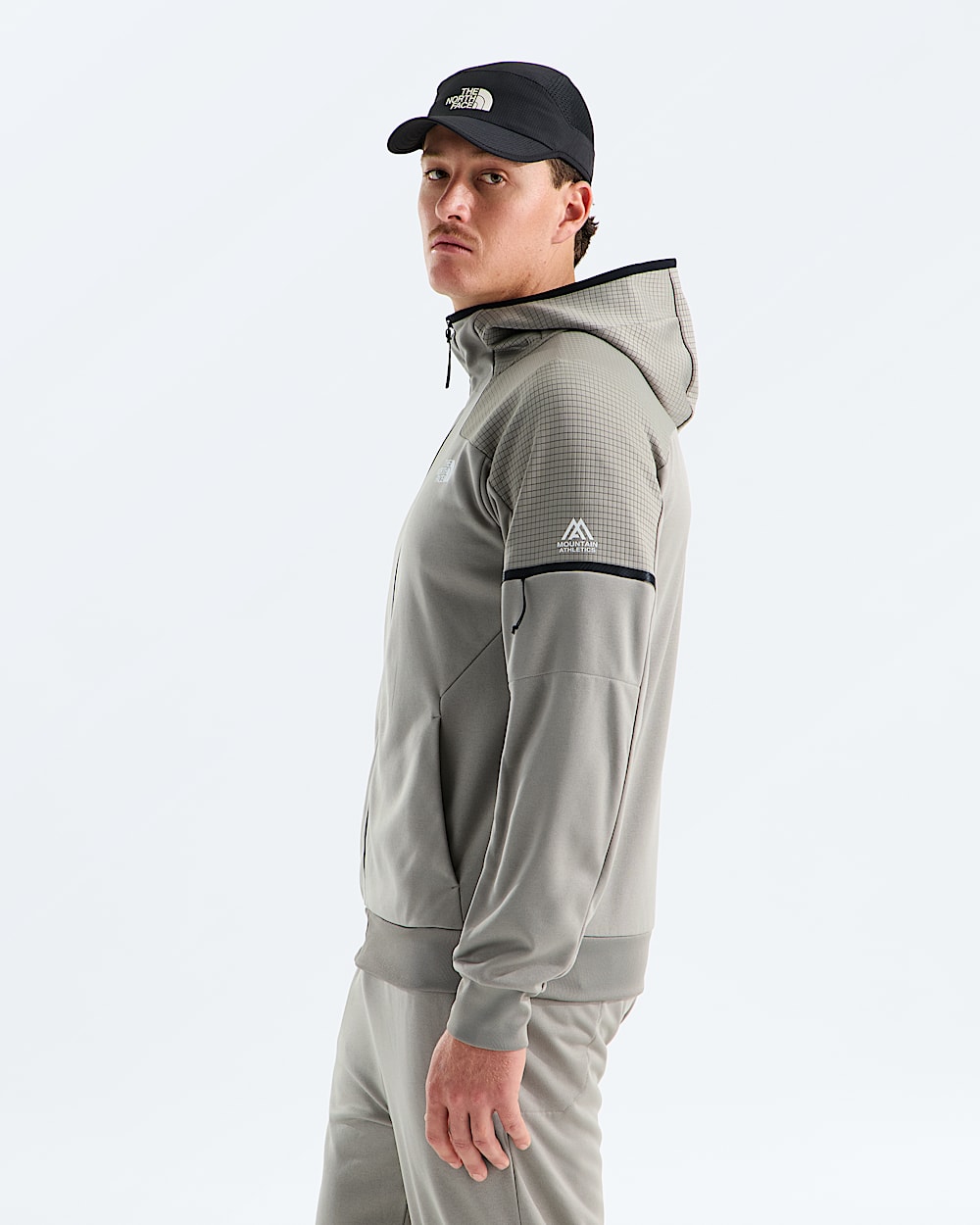 Mens Mountain Athletics FullZip Fleece 20 TNF MODEL34