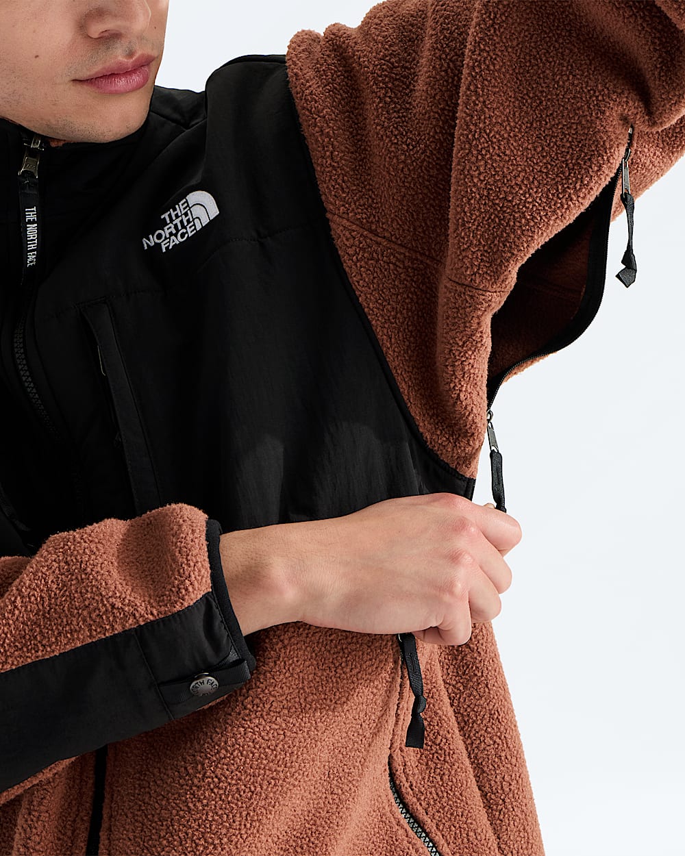 Mens Retro Denali Jacket TNF MODELALT2