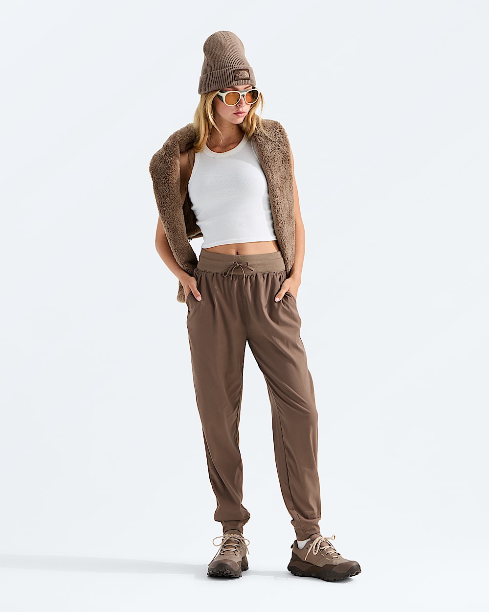 Womens Aphrodite Arise Joggers TNF HERO2