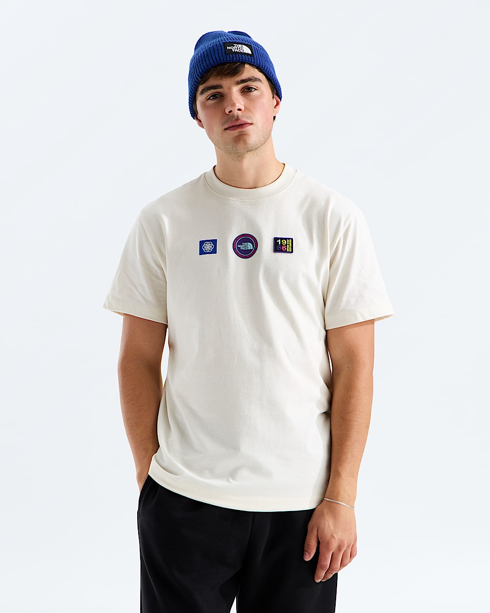 Unisex Explorer Badges Relaxed ShortSleeve TeeGraphic TNF HERO2