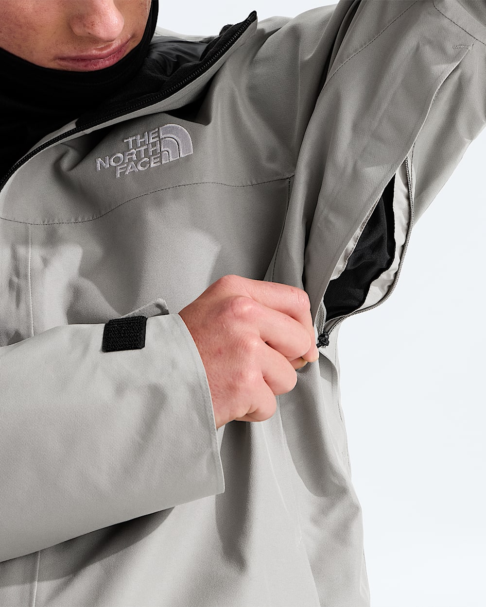 Mens GTX Dawnstrike Insulated Jacket TNF MODELALT2
