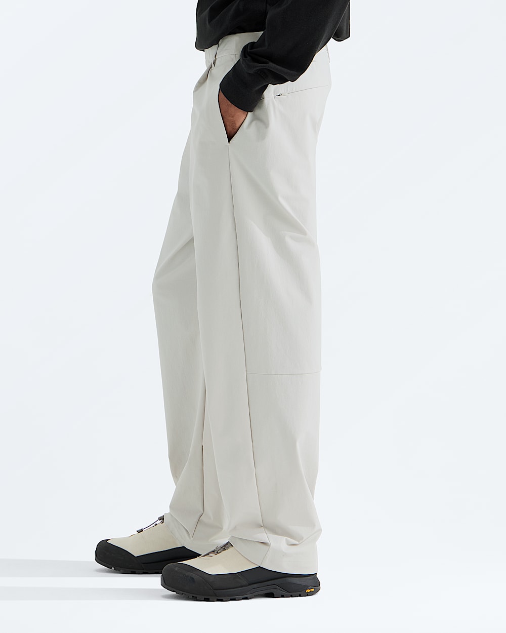 Mens TNF Tech Woven Pant TNF MODEL34