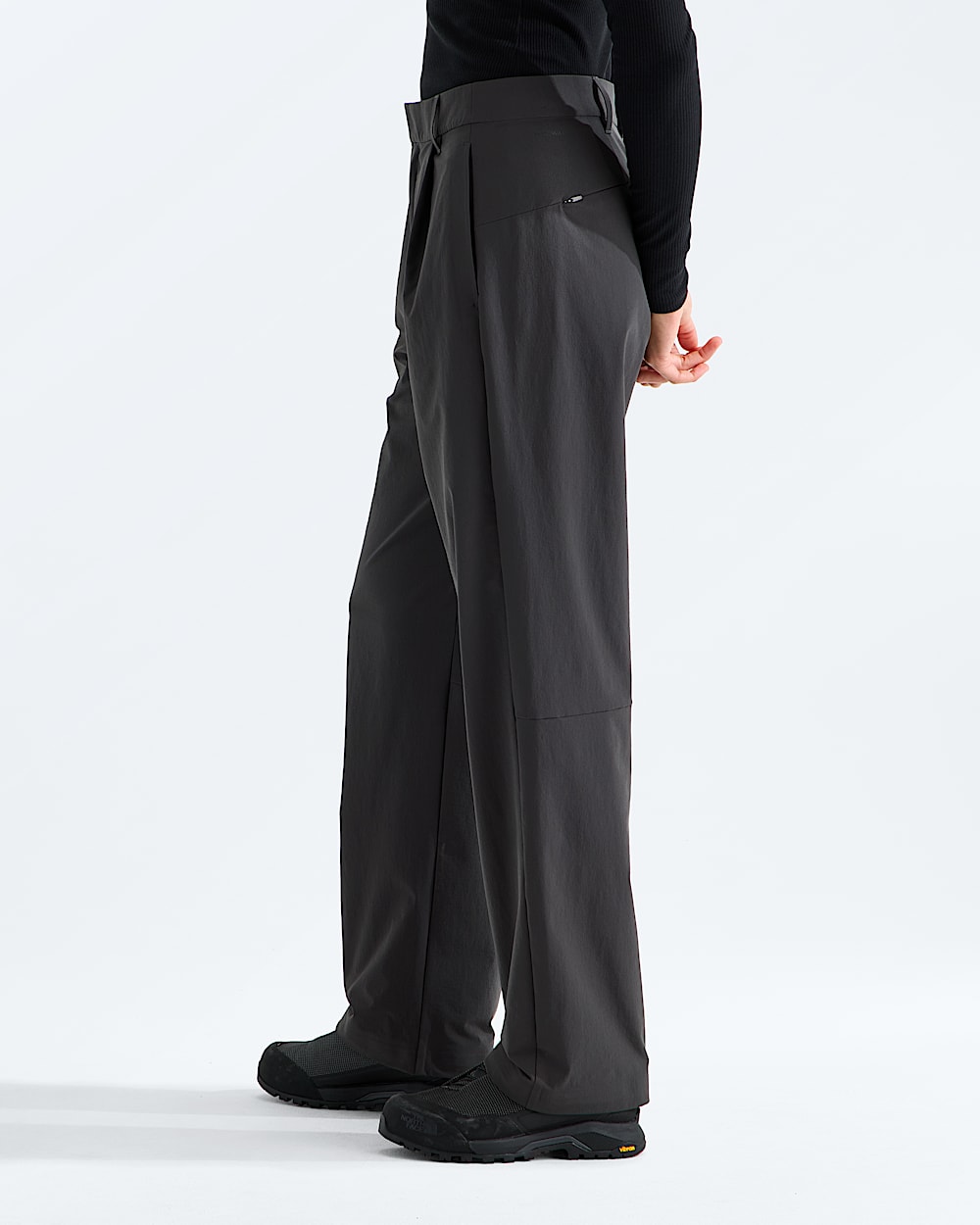 Womens TNF Tech Woven Pant TNF MODEL34