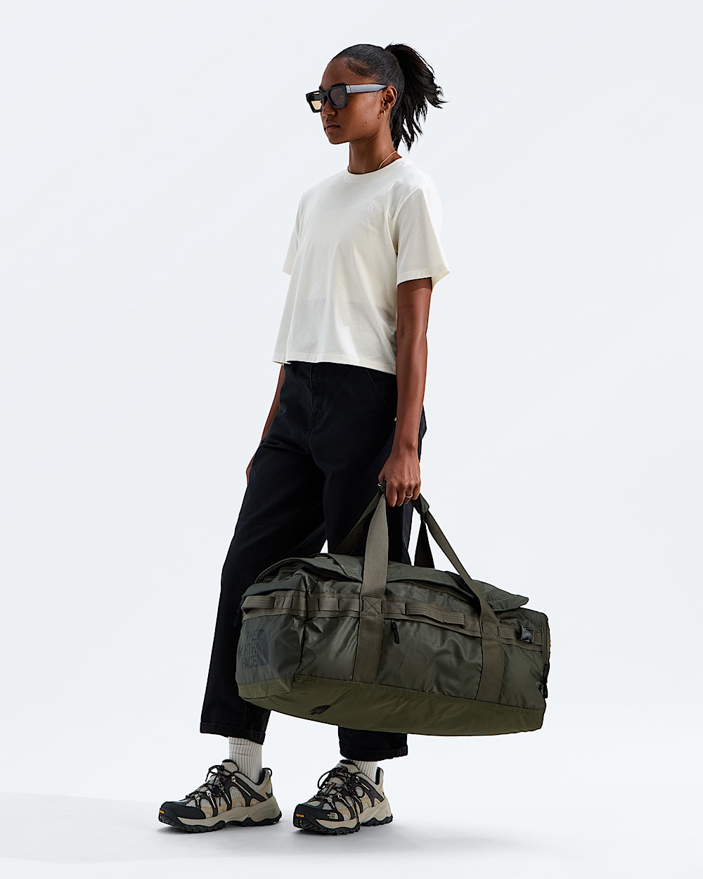 Base Camp Voyager  62L TNF MODELBACK