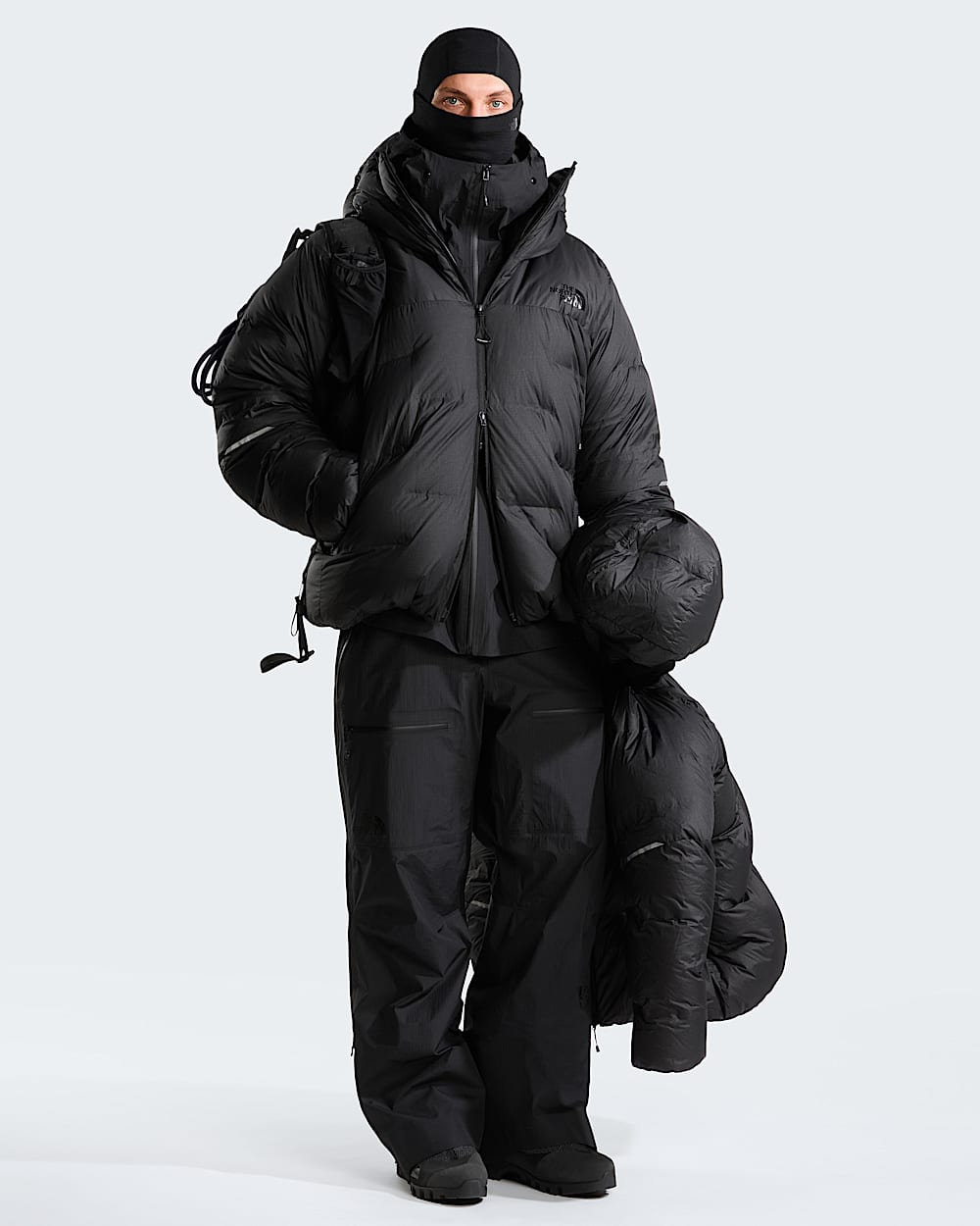 Mens Summit Series CLOUD DOWN AMK Parka TNF HERO2