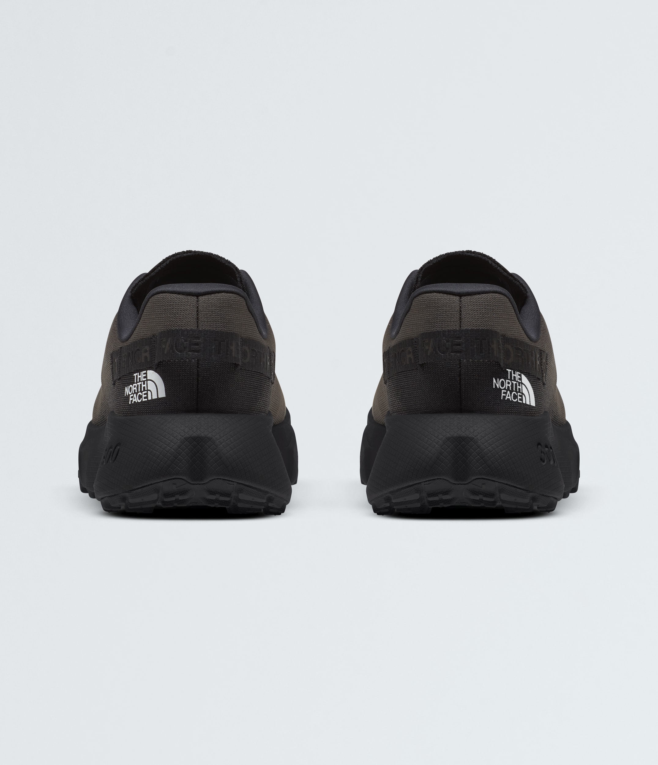 Mens Altamesa 300 Shoes TNF BACK
