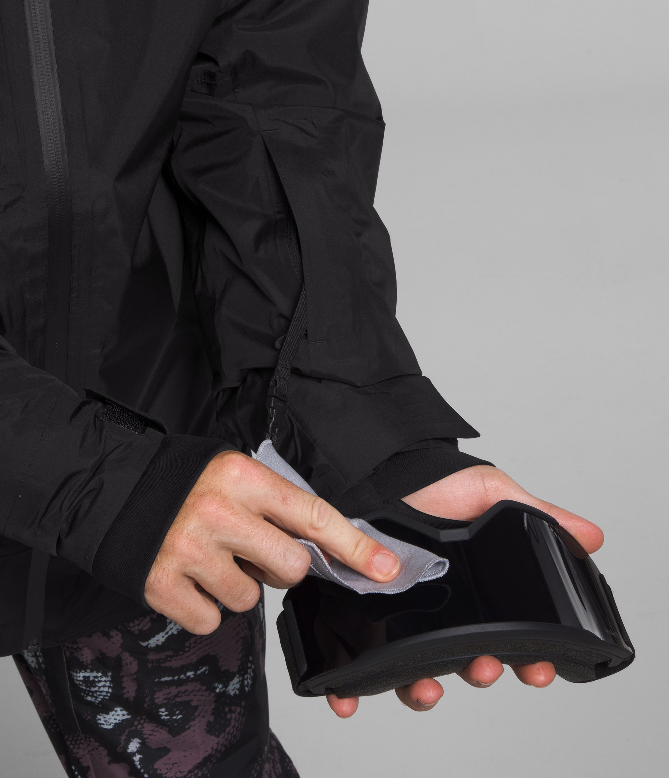 Mens Dawnstrike GORETEX Insulated Jacket TNF ALT1