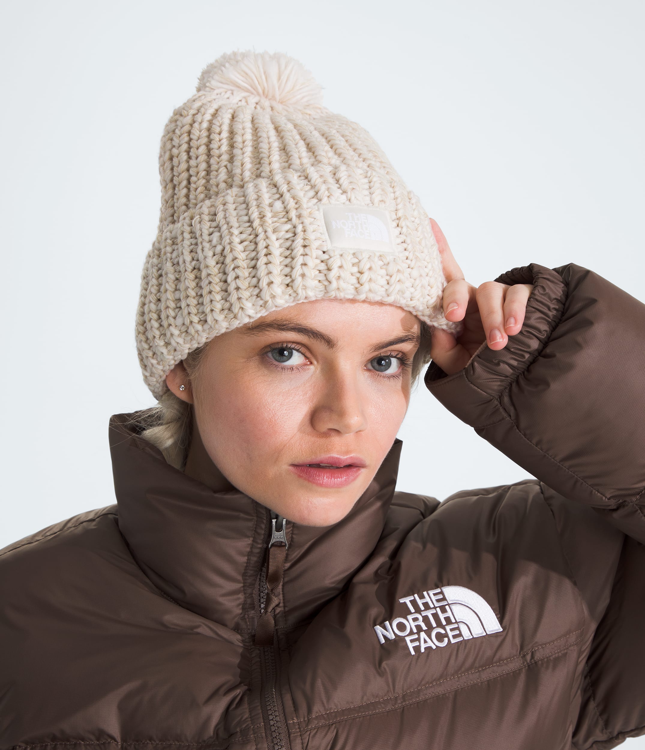 Cozy Chunky Cabin Beanie TNF MODELBACK