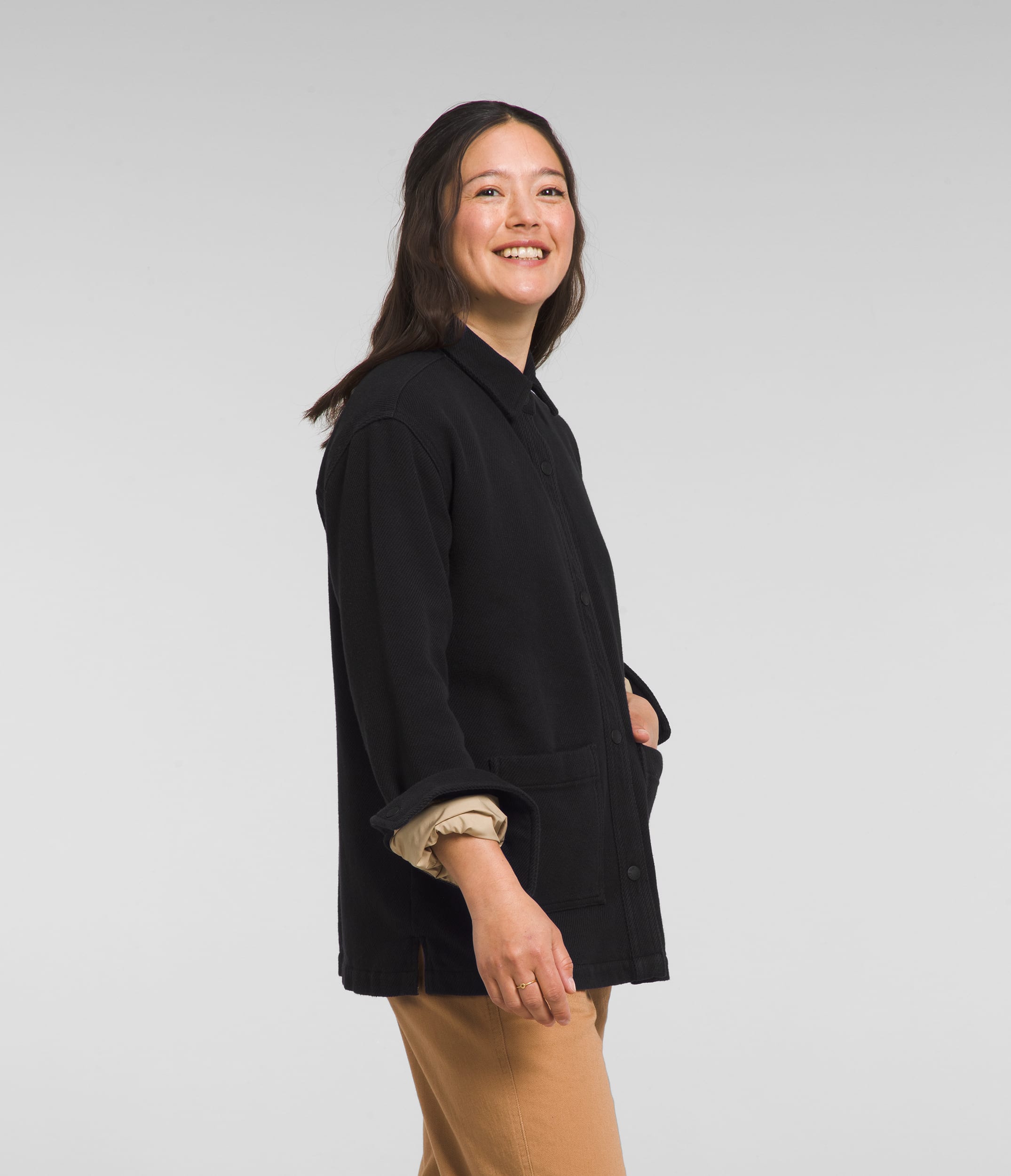 Womens Valley Twill Utility Shacket TNF MODEL34