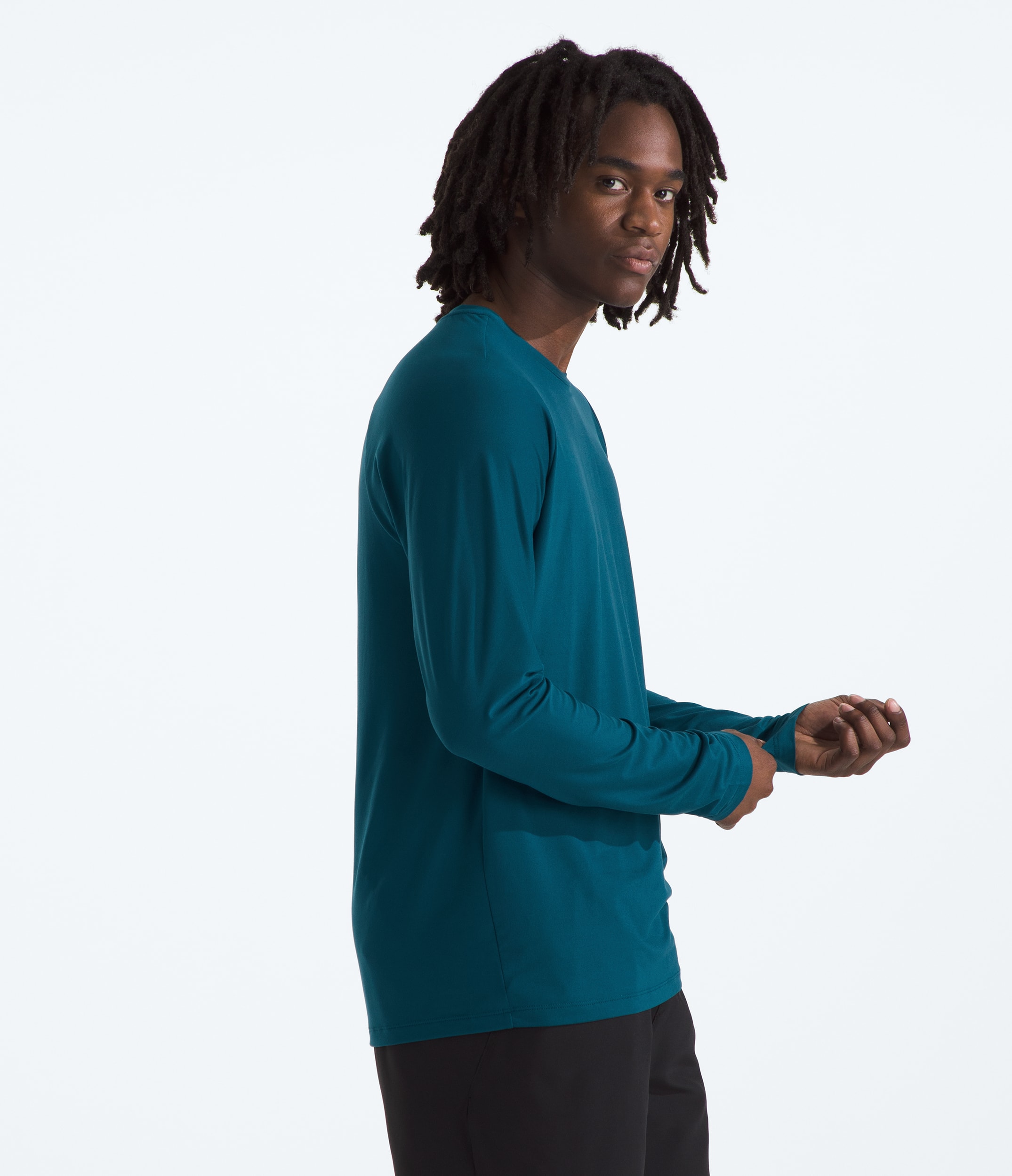 Mens Dune Sky LongSleeve Crew TNF MODEL34