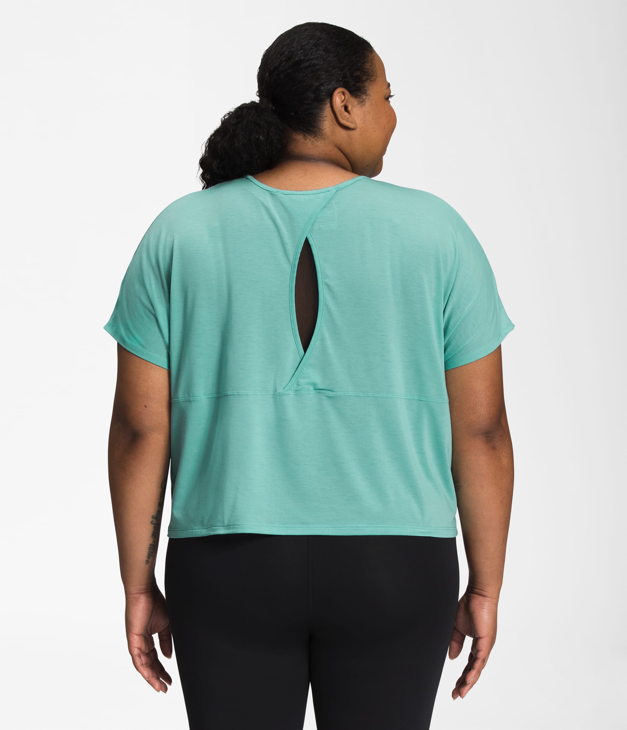 Womens Plus Wander Crossback ShortSleeve TNF BACK