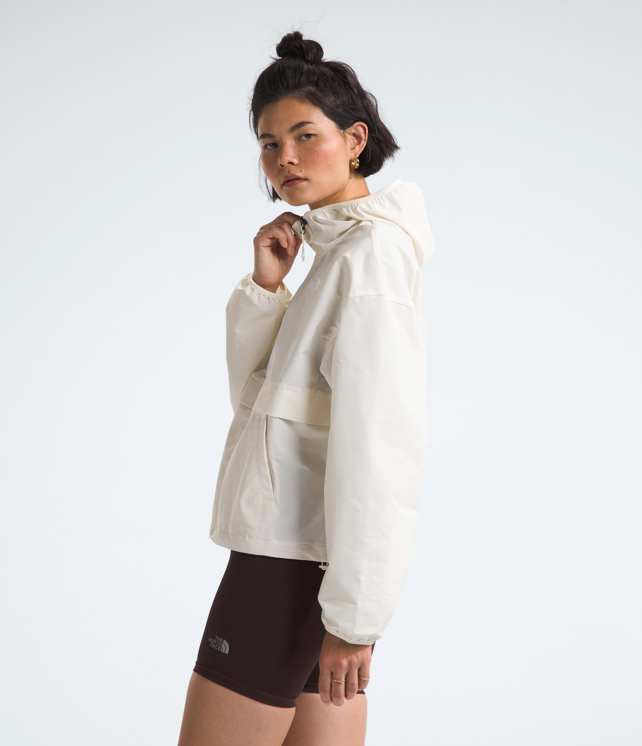 Womens TNF Easy Wind FullZip Jacket TNF MODEL34