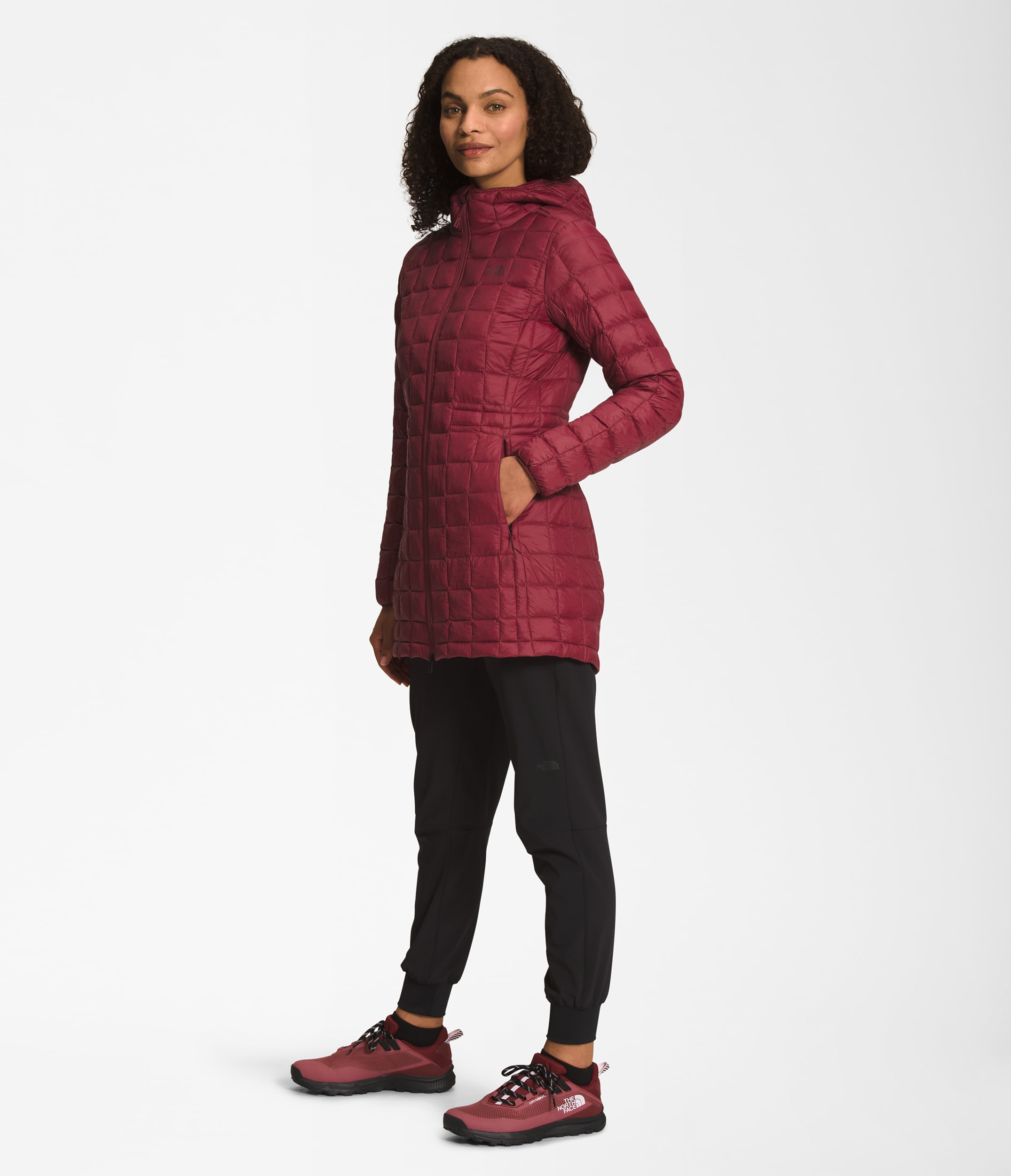 Womens ThermoBall Parka TNF MODEL34