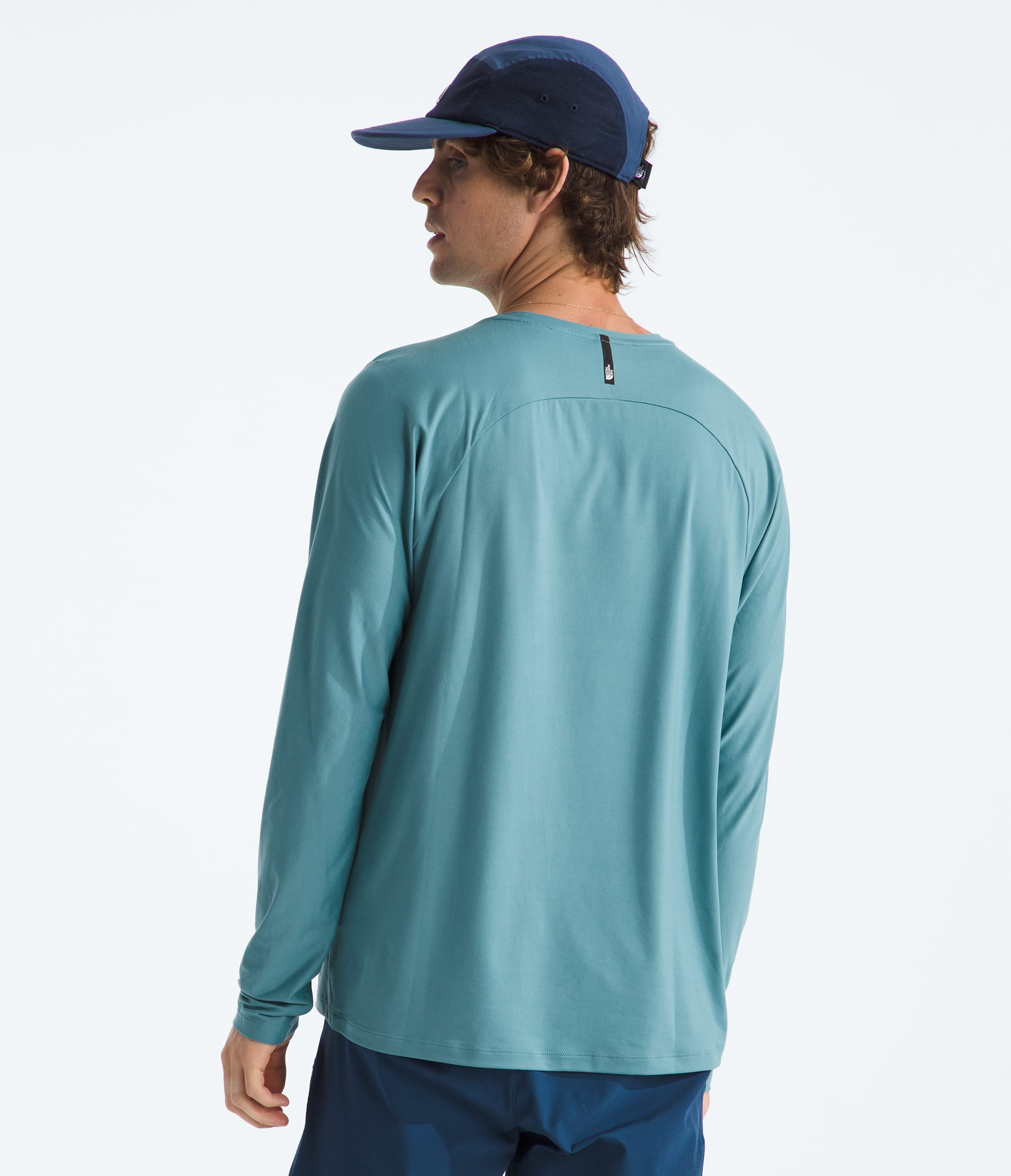 Mens Dune Sky LongSleeve Crew TNF BACK