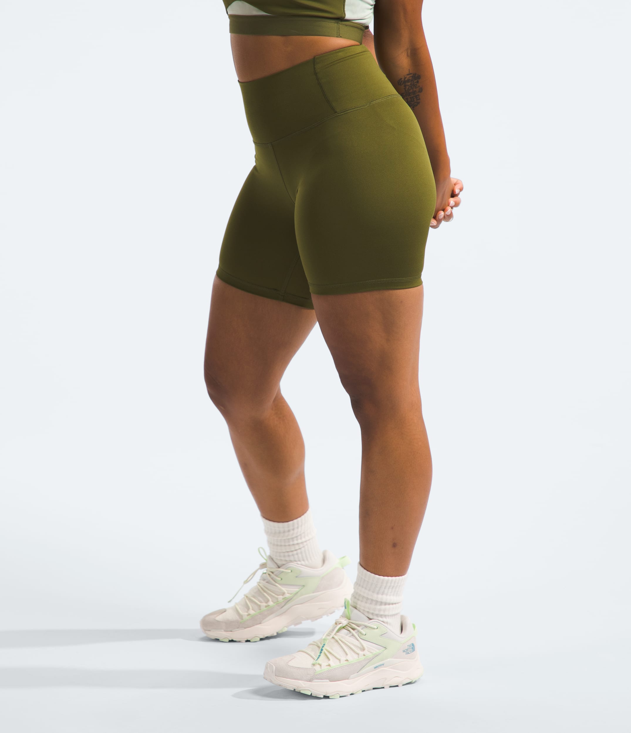 Womens Dune Sky Tights Shorts TNF MODEL34