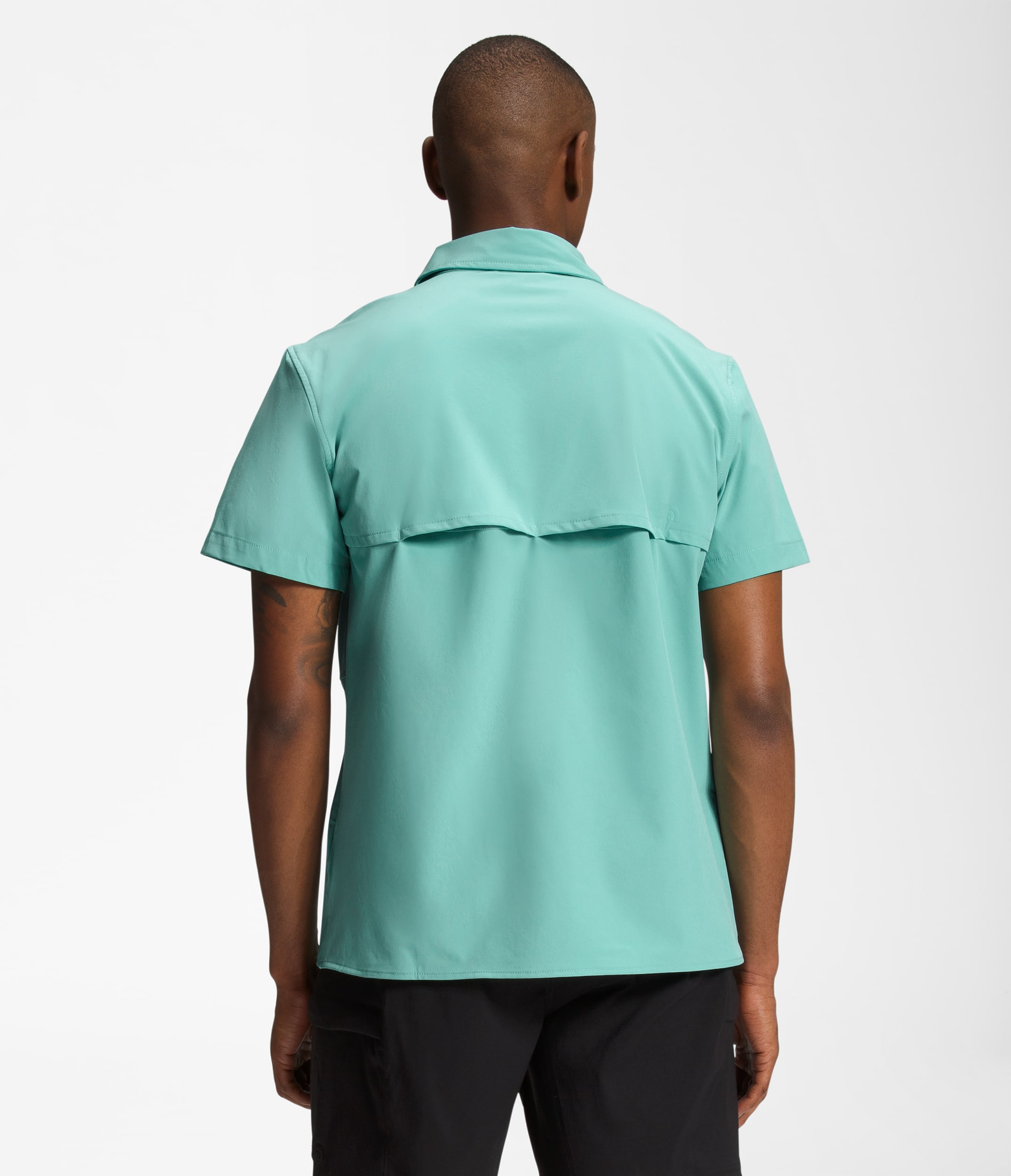 Mens Sniktau ShortSleeve Sun Shirt TNF BACK
