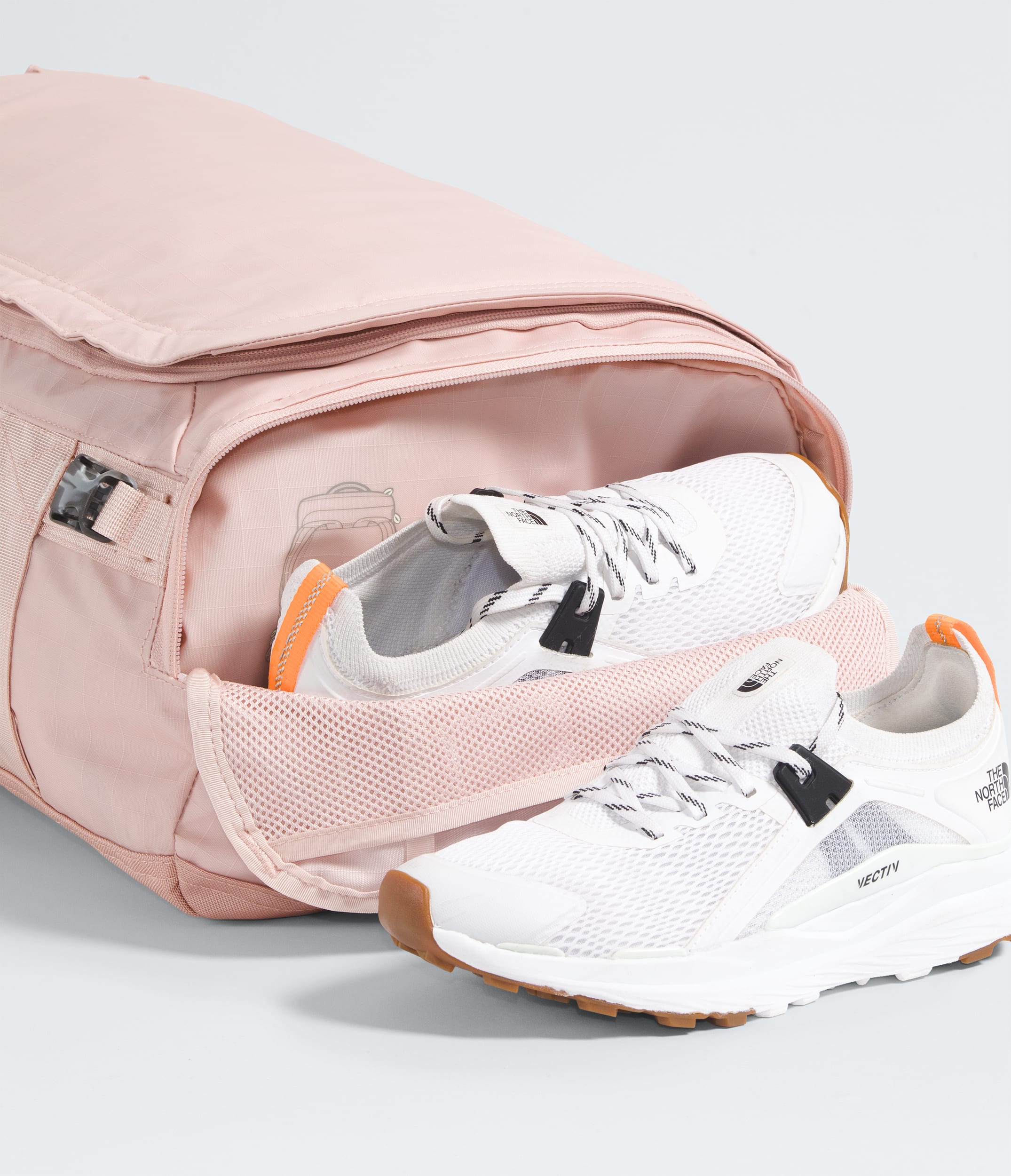 Base Camp Voyager Duffel32L TNF Pink MossWhite Dune ALT2