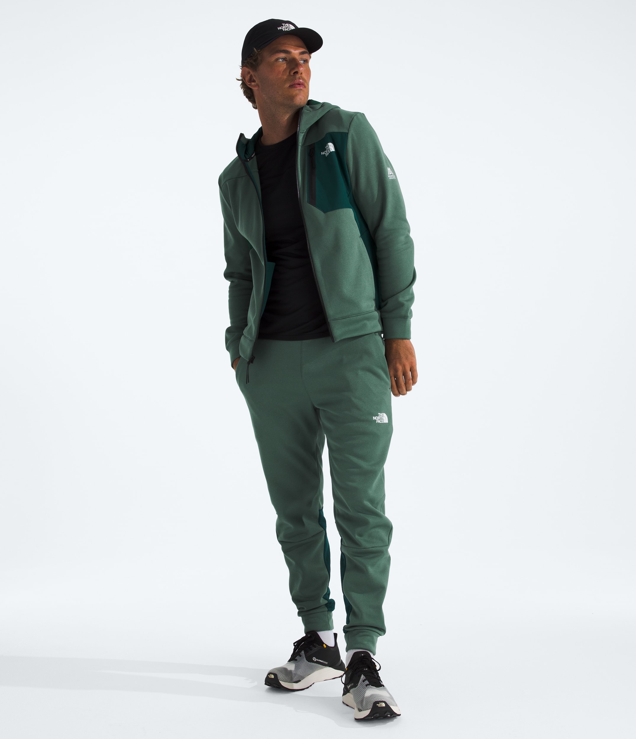 Mens Mountain Athletics FullZip Fleece TNF HERO2