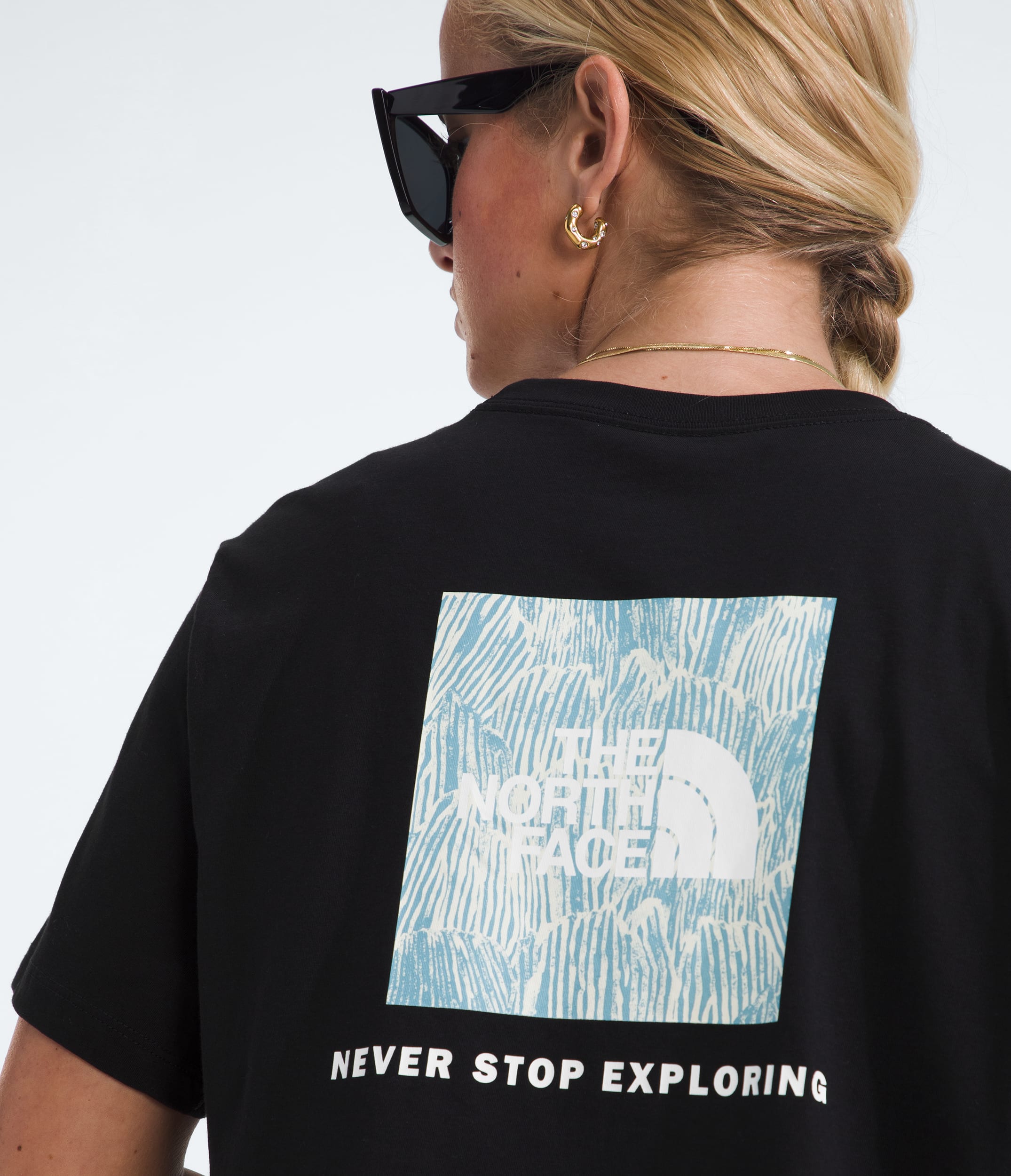 Womens Evolution Box NSE Fill ShortSleeve TeeGraphic TNF HERO2