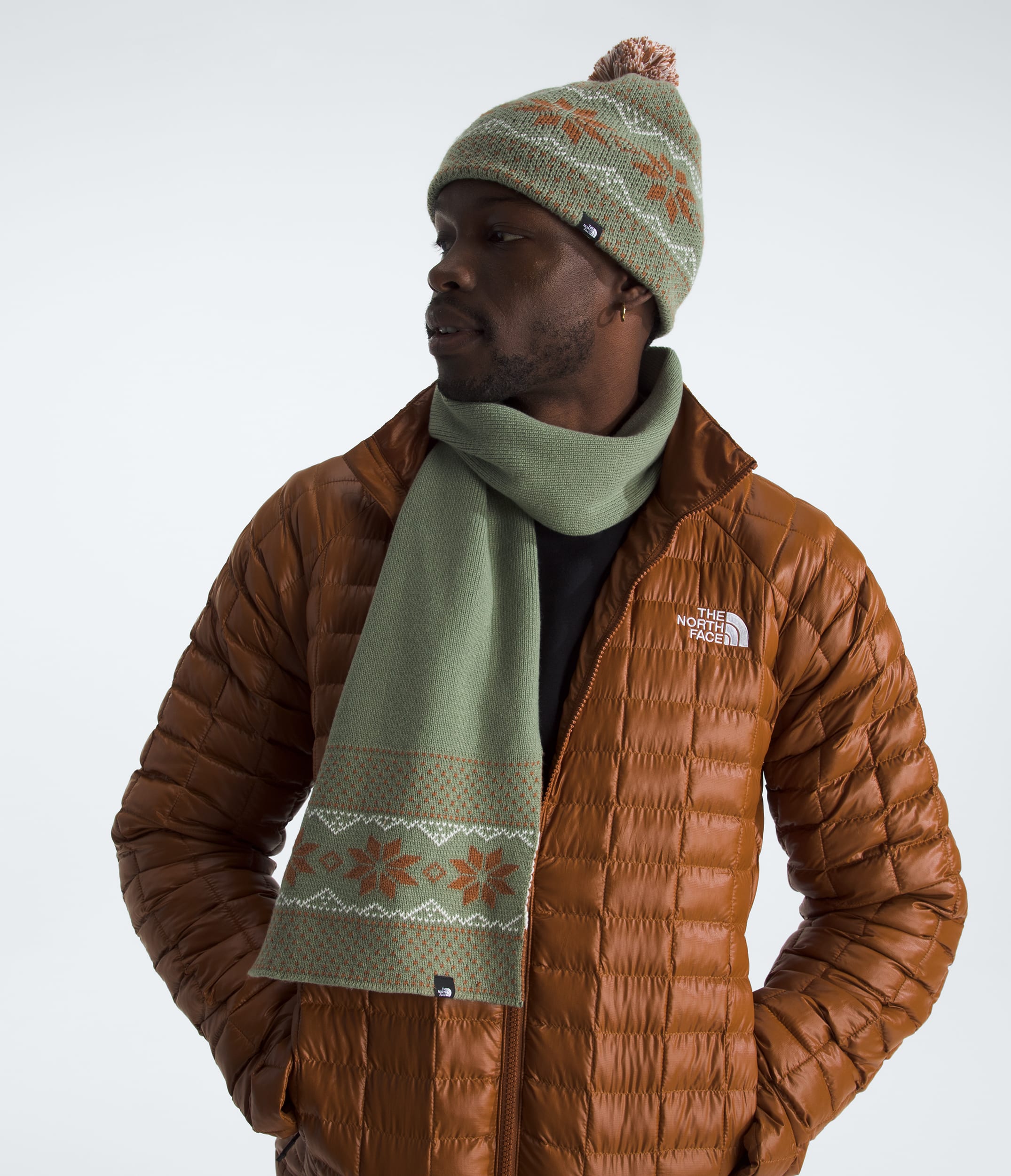 Cabin Ski Tuke And Scarf Set TNF MODELBACK
