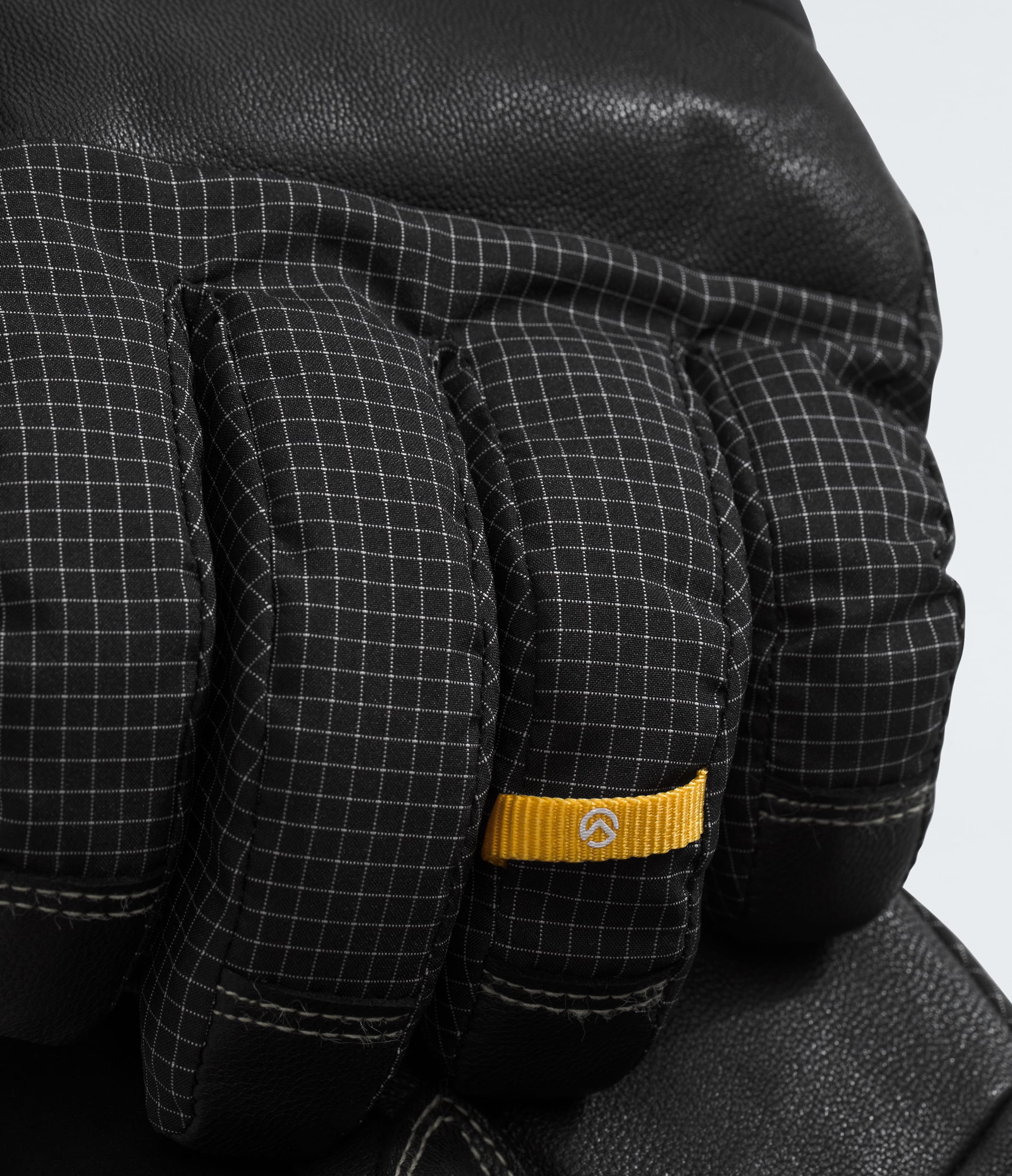 Summit Series Jannu Peak Heavyweight Waterproof Gloves TNF DETAIL3