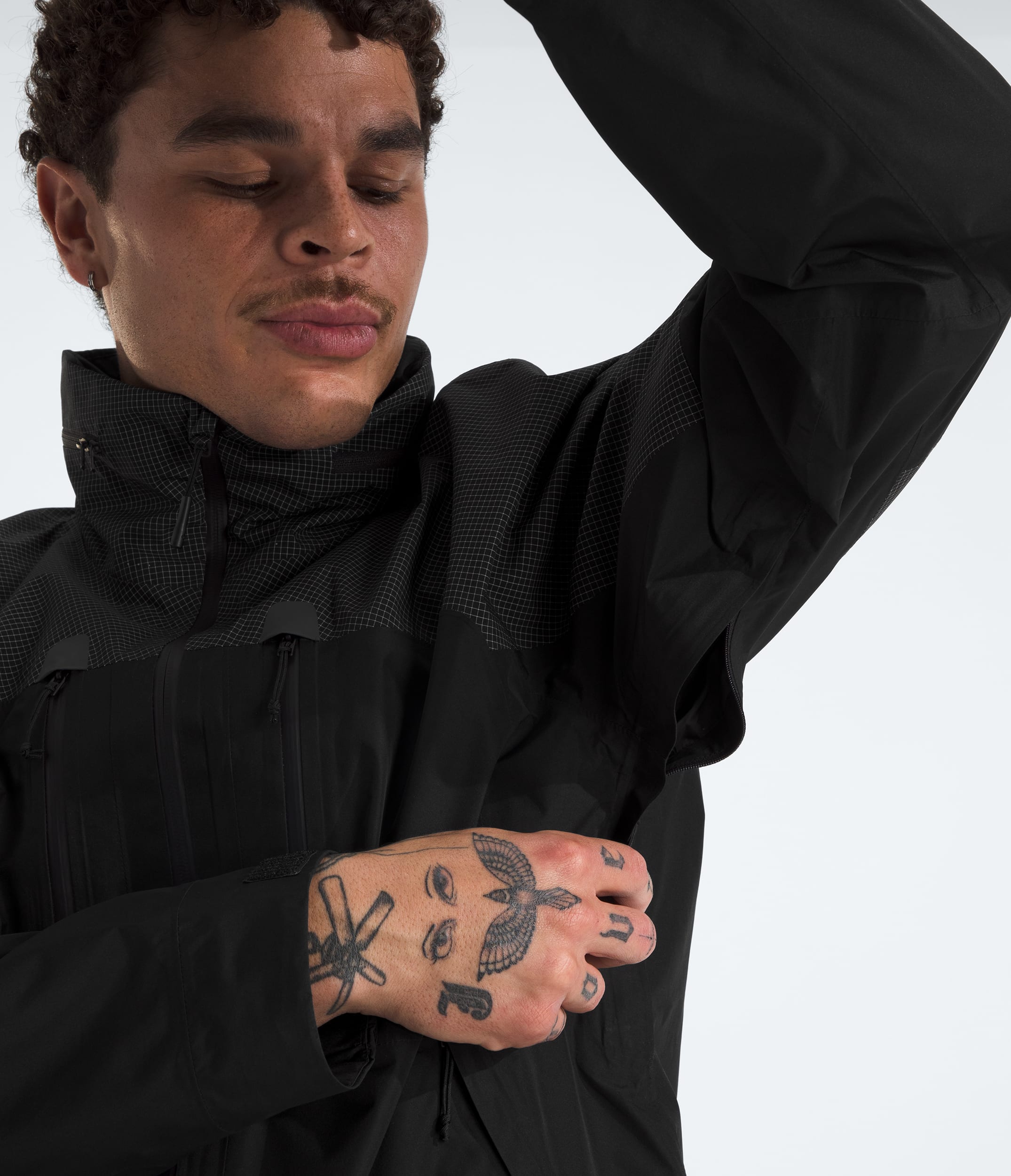 Mens HKe Devils Thumb GORETEX Jacket TNF MODELALT2