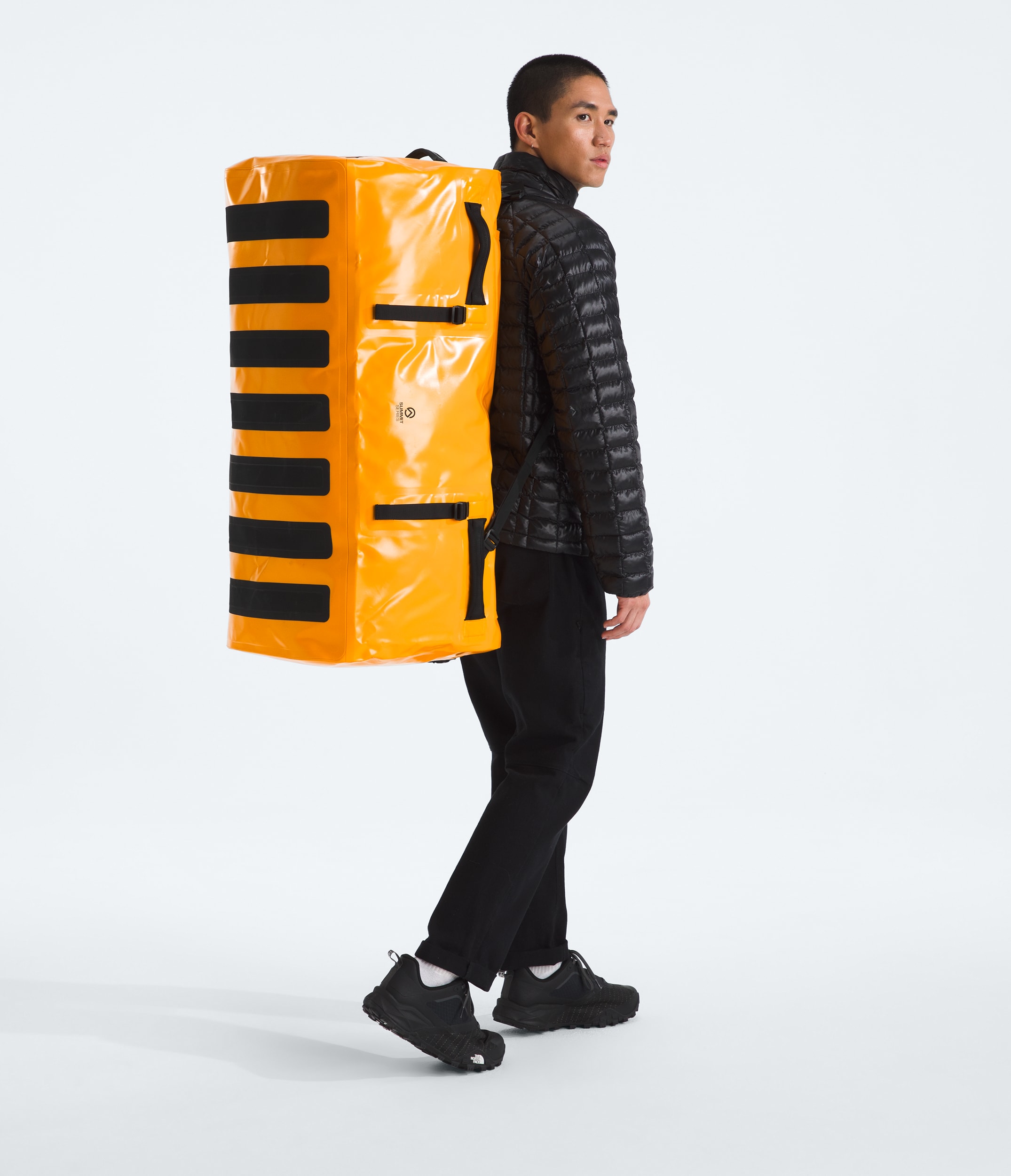 Summit Series Advanced Mountain Kit 140L Duffel TNF MODELBACK