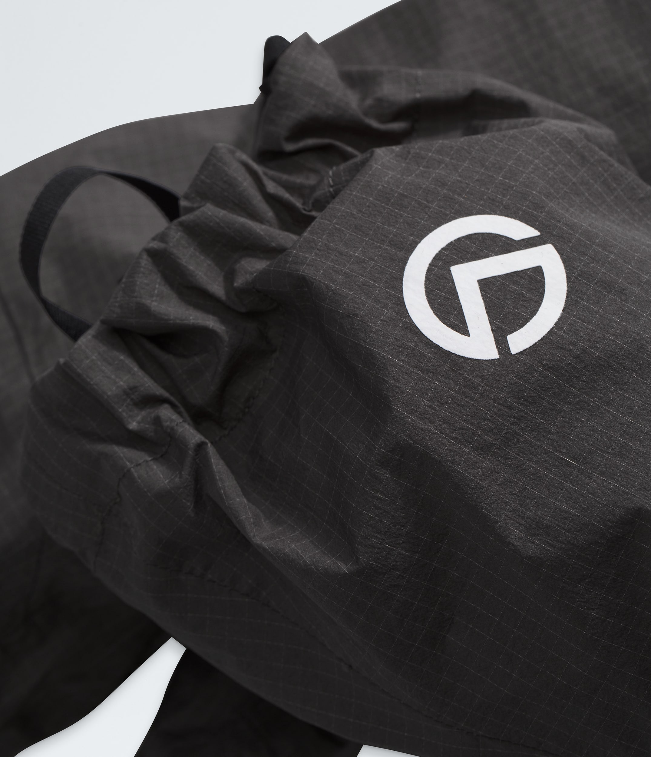 Summit Series AMK FUTURELIGHT Overmitts TNF DETAIL3